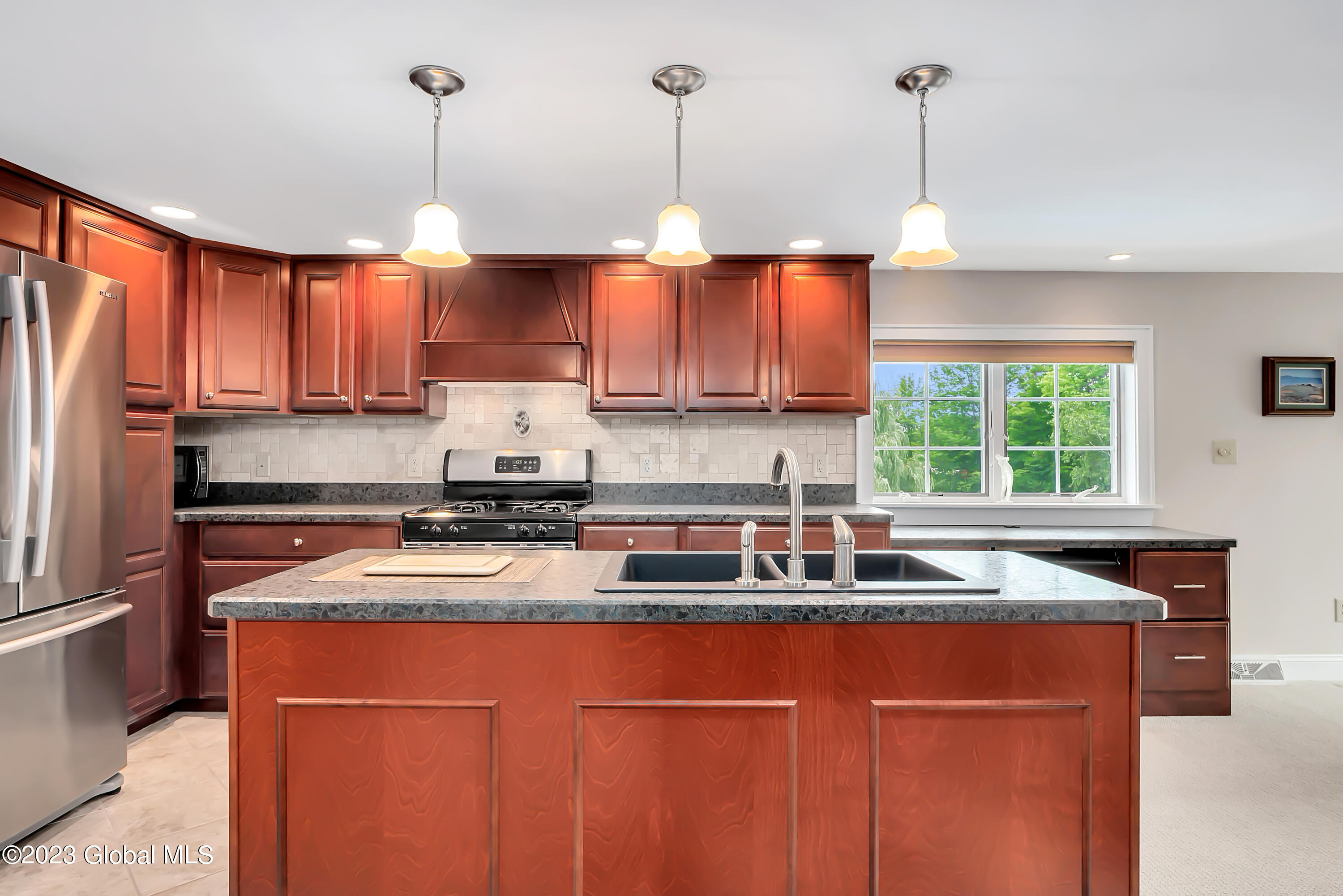 1563 1/2 Division Street