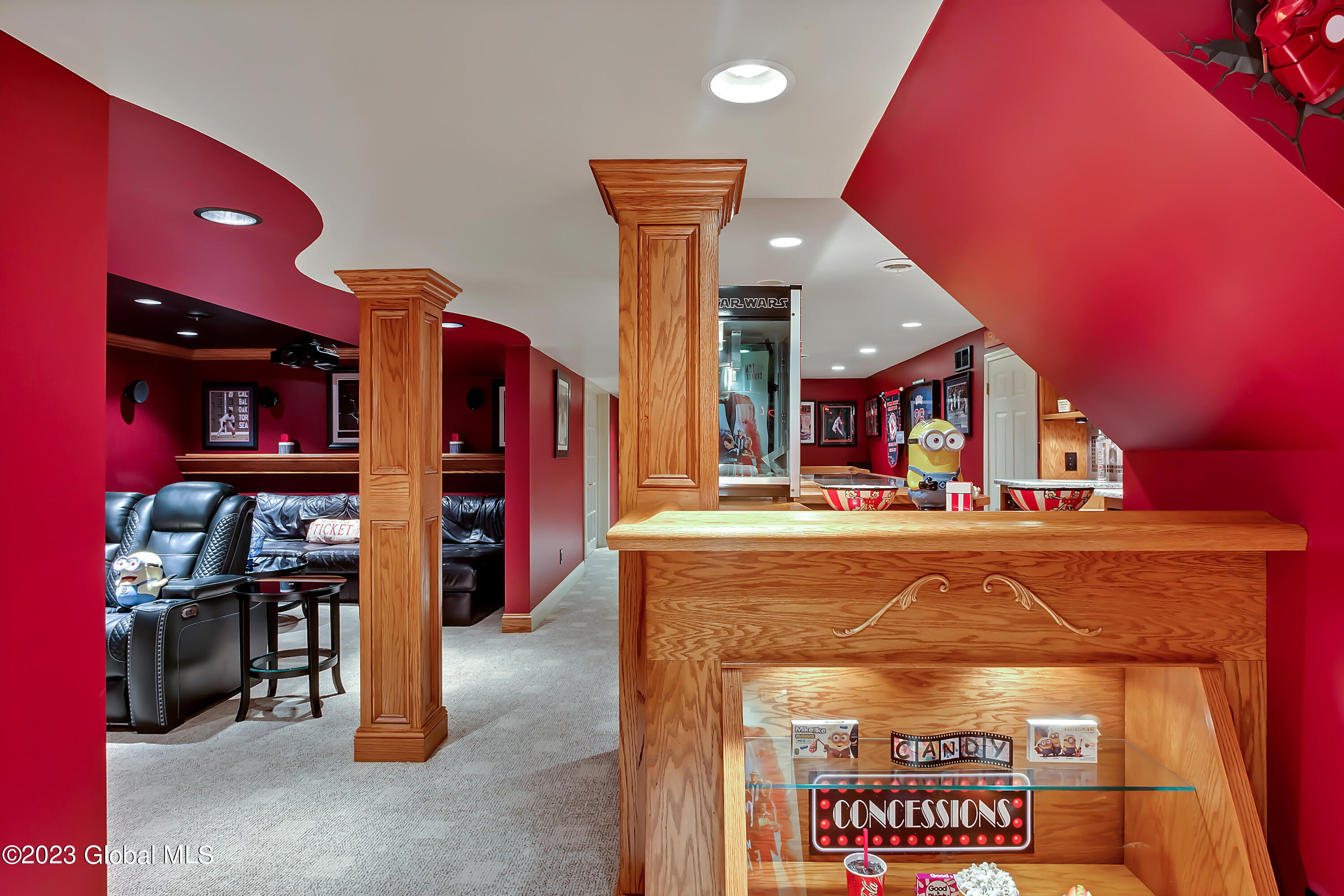 1563 1/2 Division Street