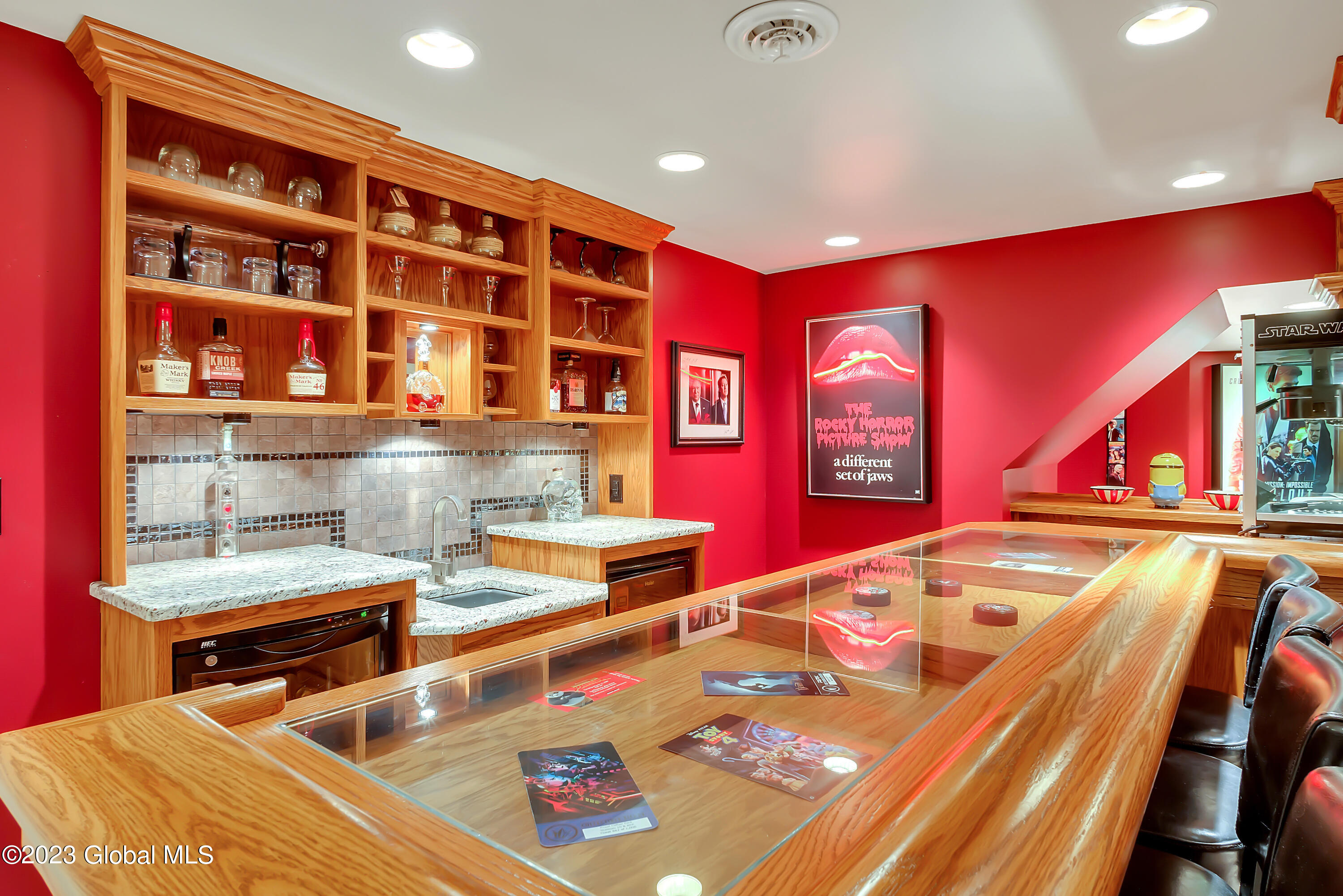 1563 1/2 Division Street