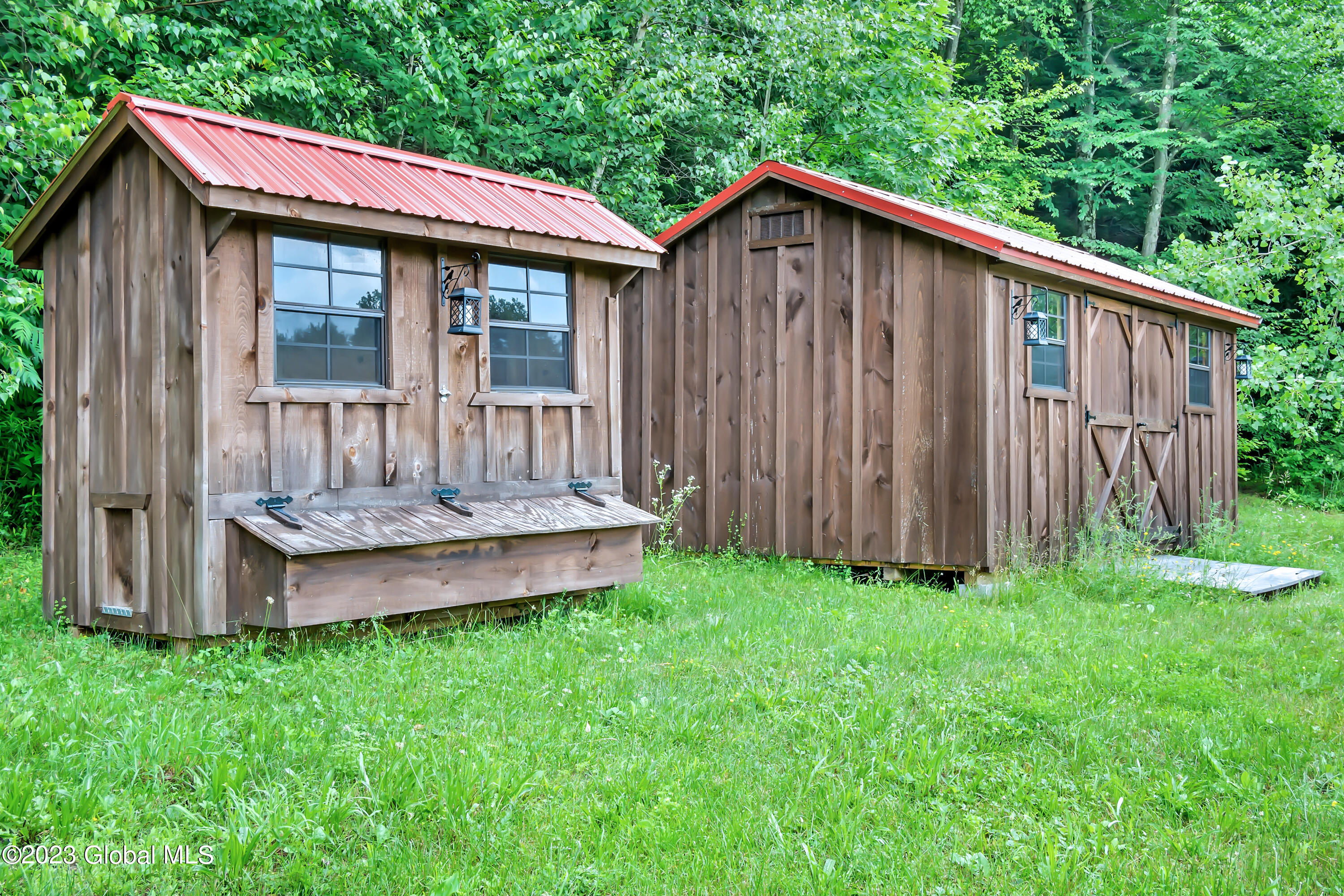 1563 1/2 Division Street