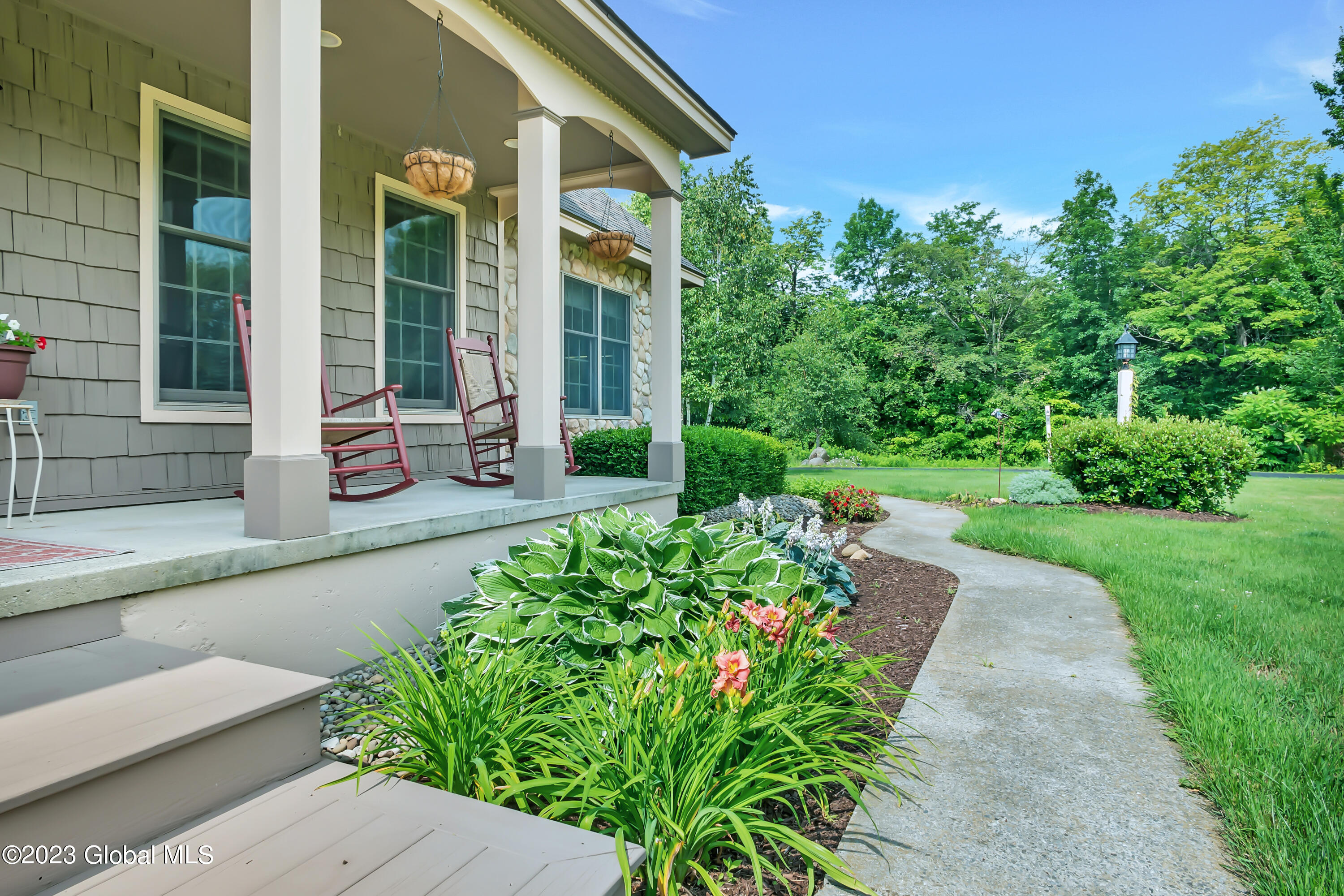 1563 1/2 Division Street