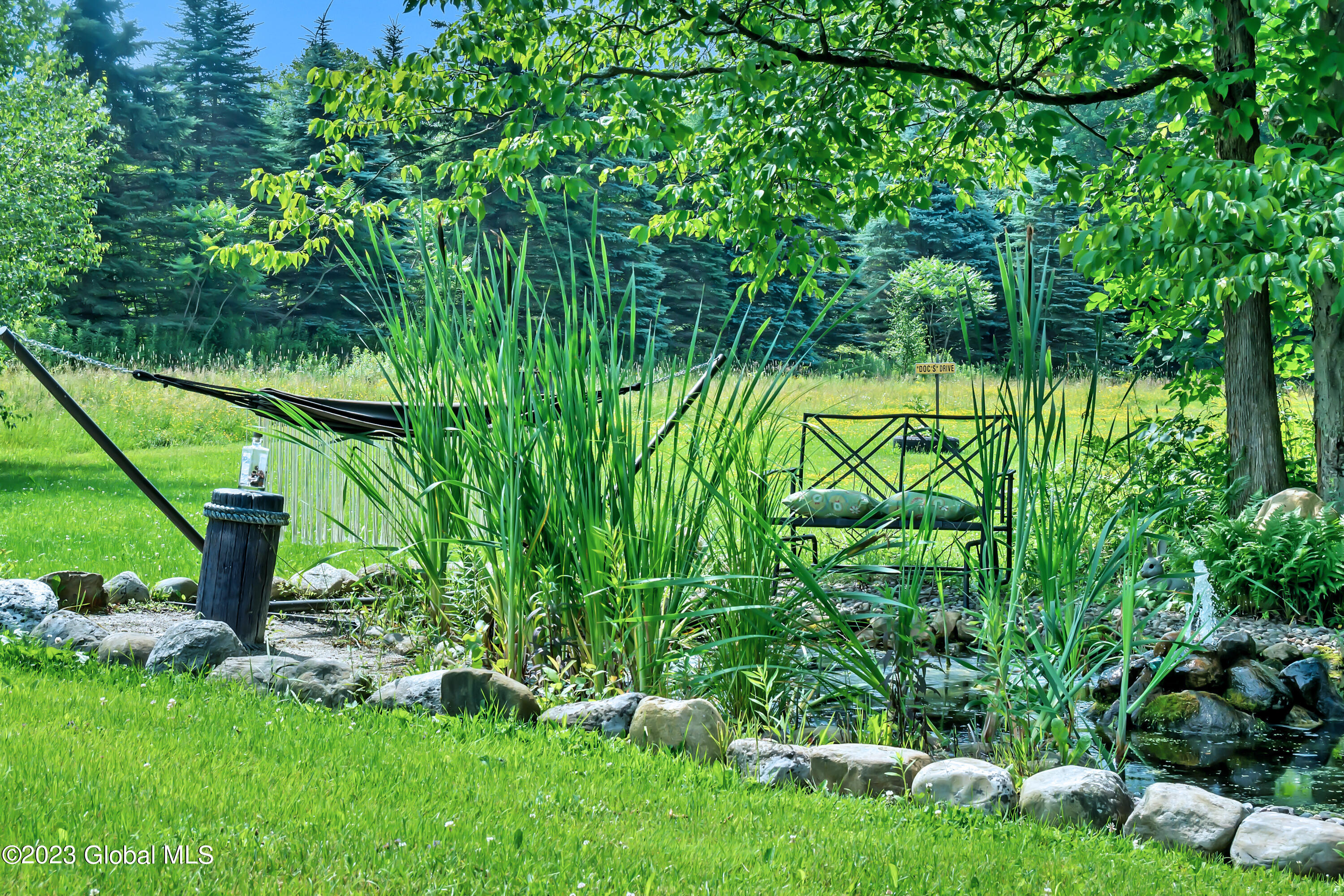 1563 1/2 Division Street