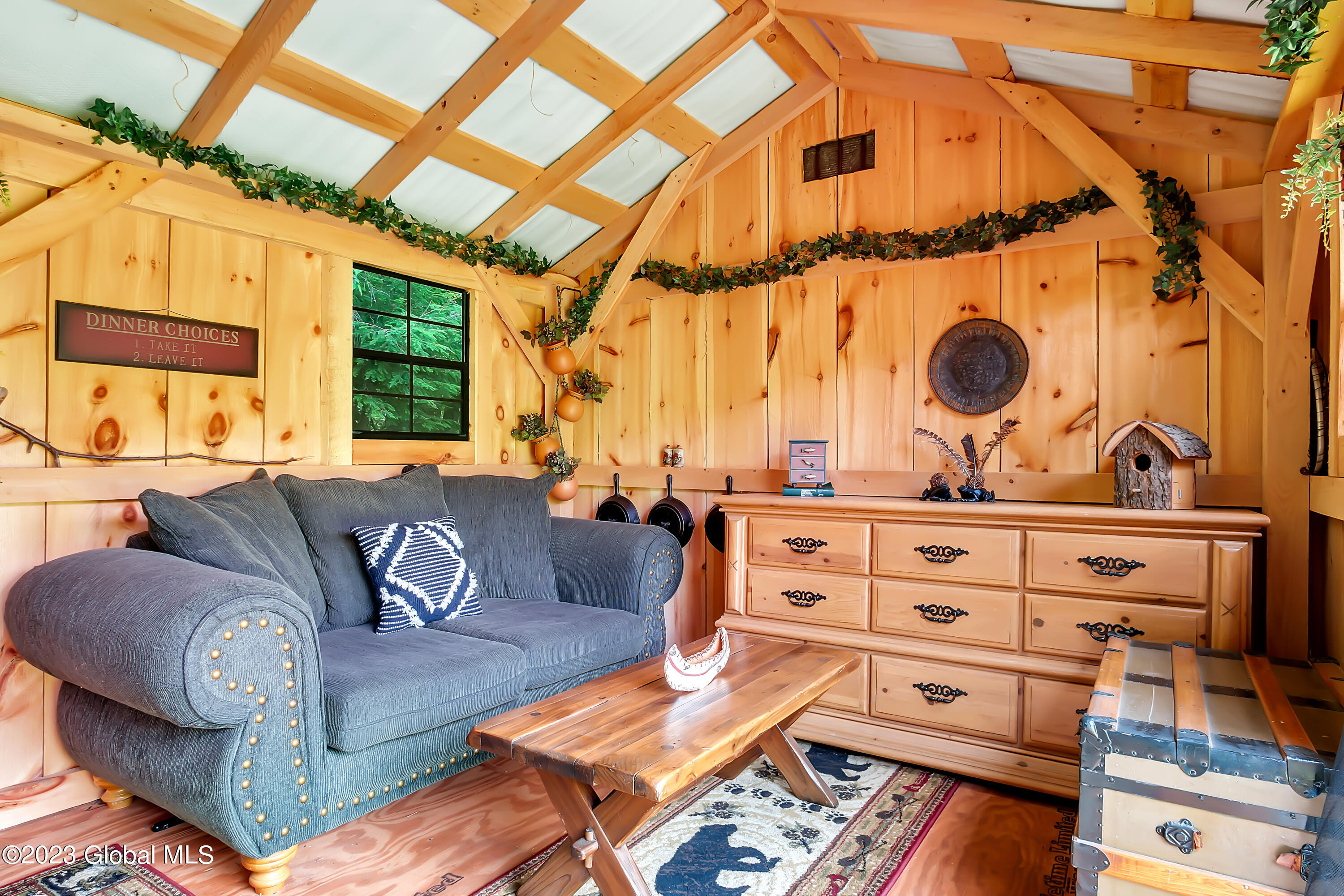 1563 1/2 Division Street