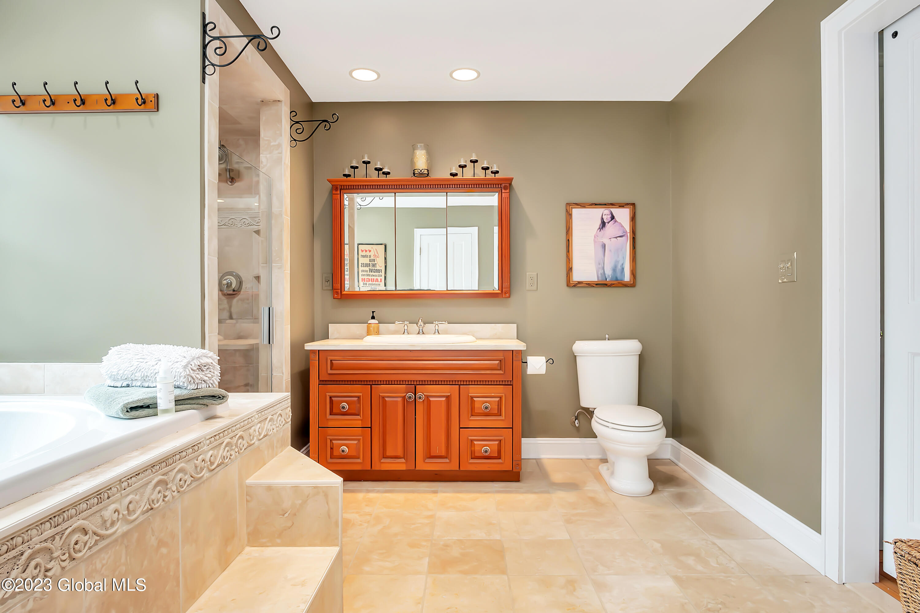 1563 1/2 Division Street