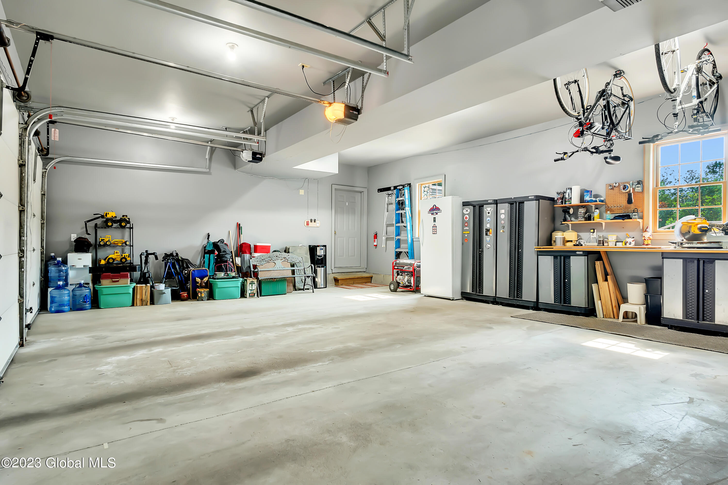 1563 1/2 Division Street