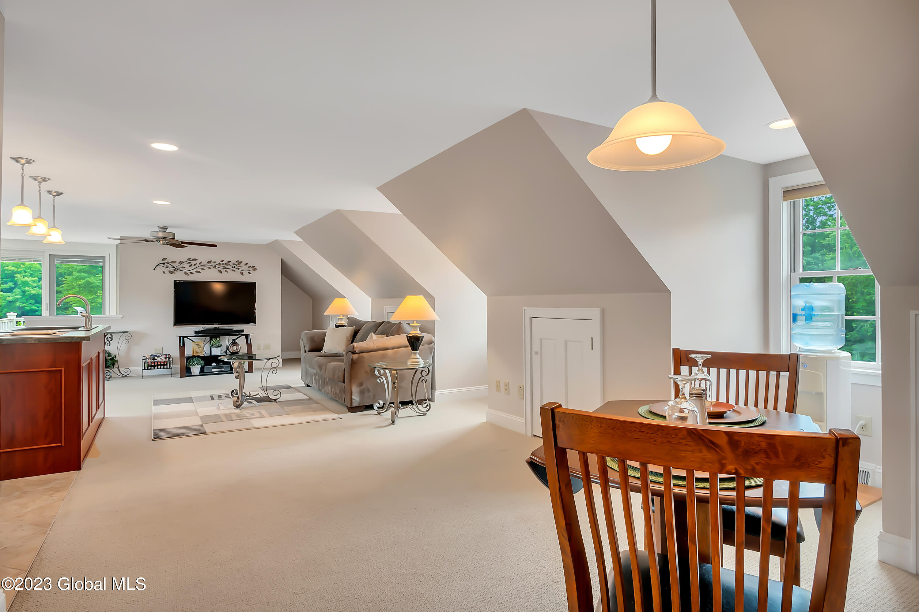 1563 1/2 Division Street