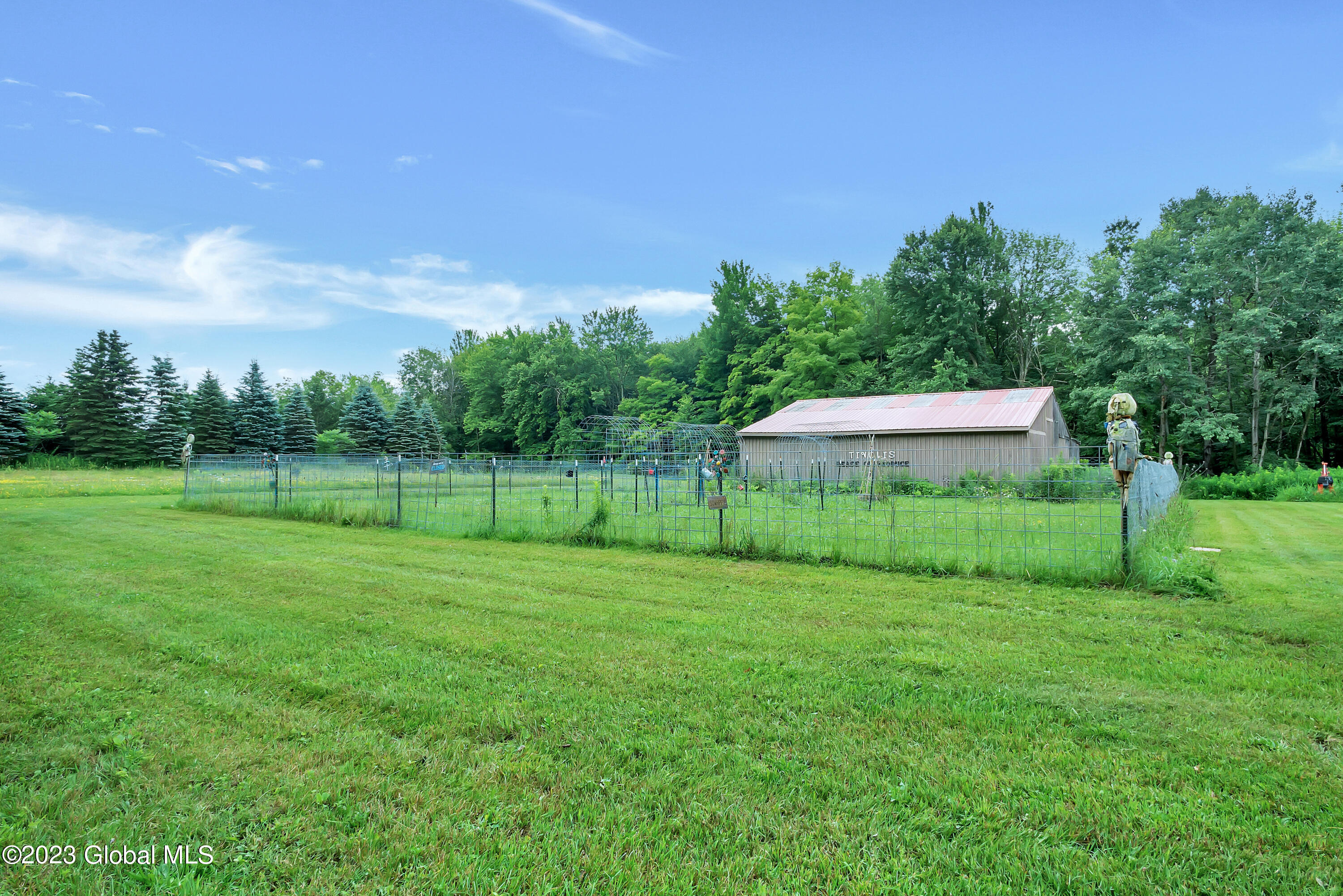 1563 1/2 Division Street