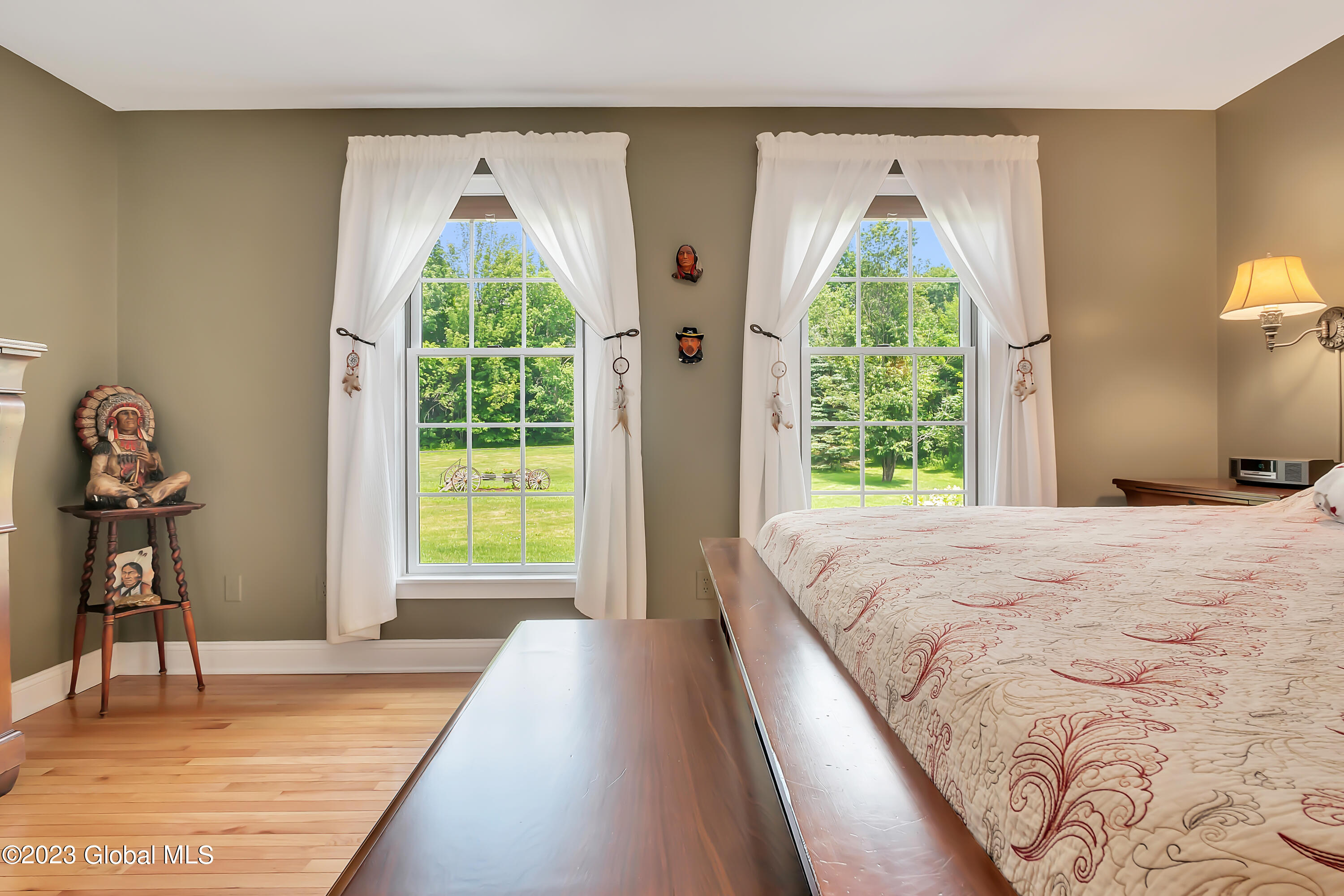 1563 1/2 Division Street