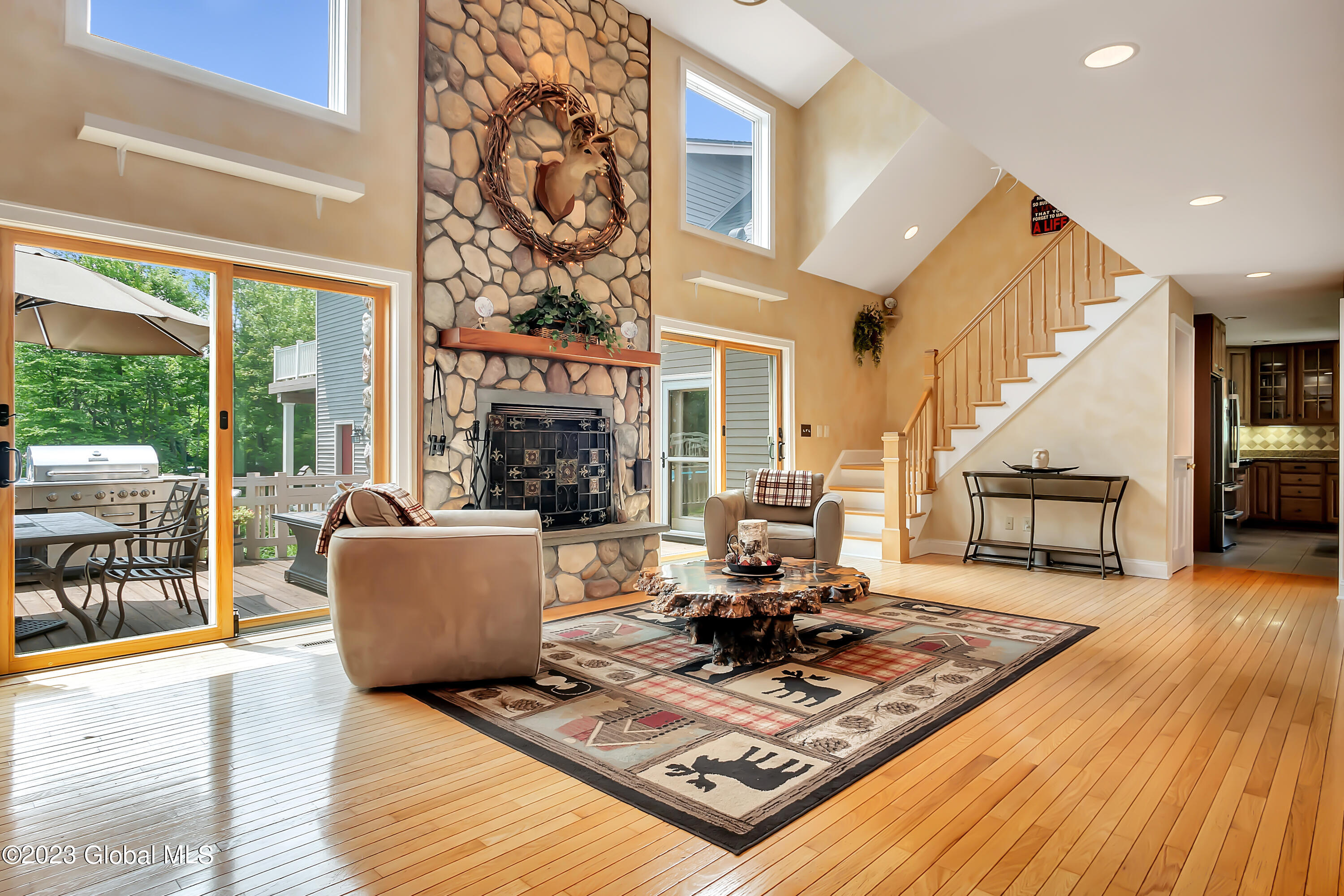 1563 1/2 Division Street