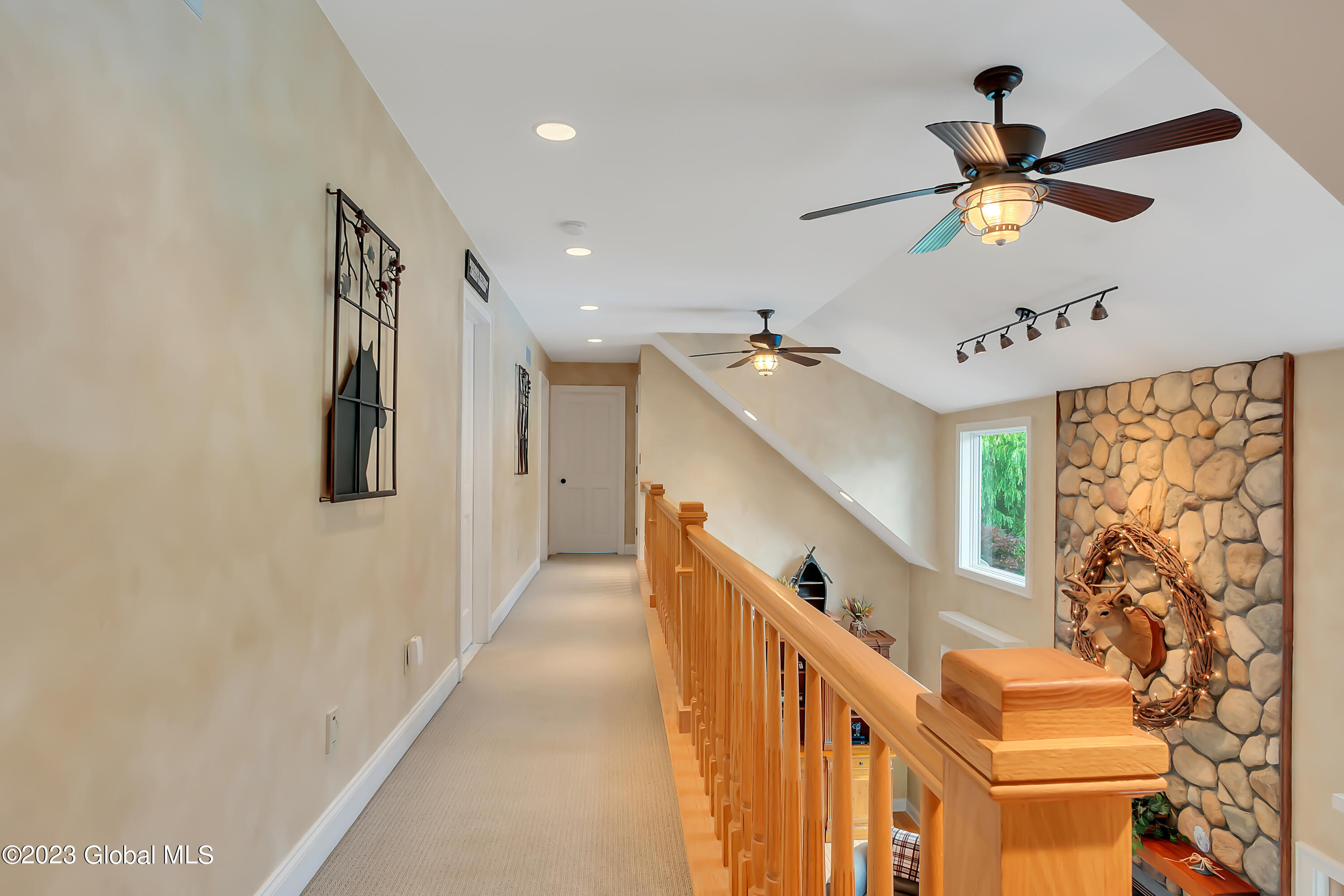 1563 1/2 Division Street