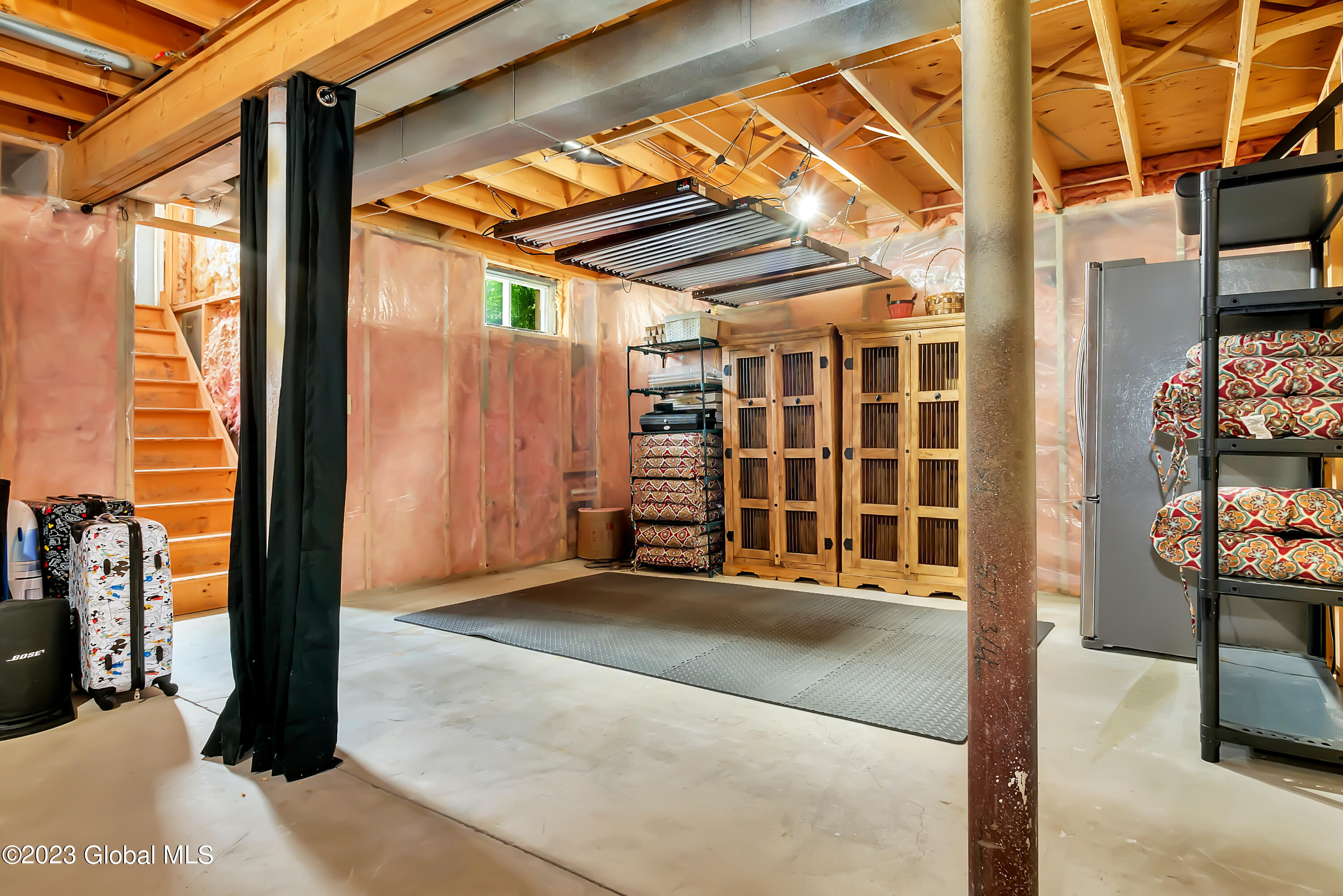 1563 1/2 Division Street