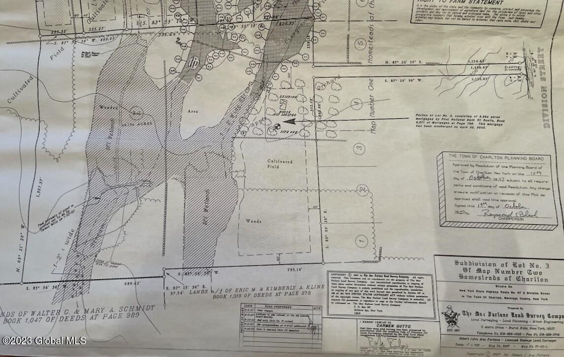 1563 1/2 Division Street