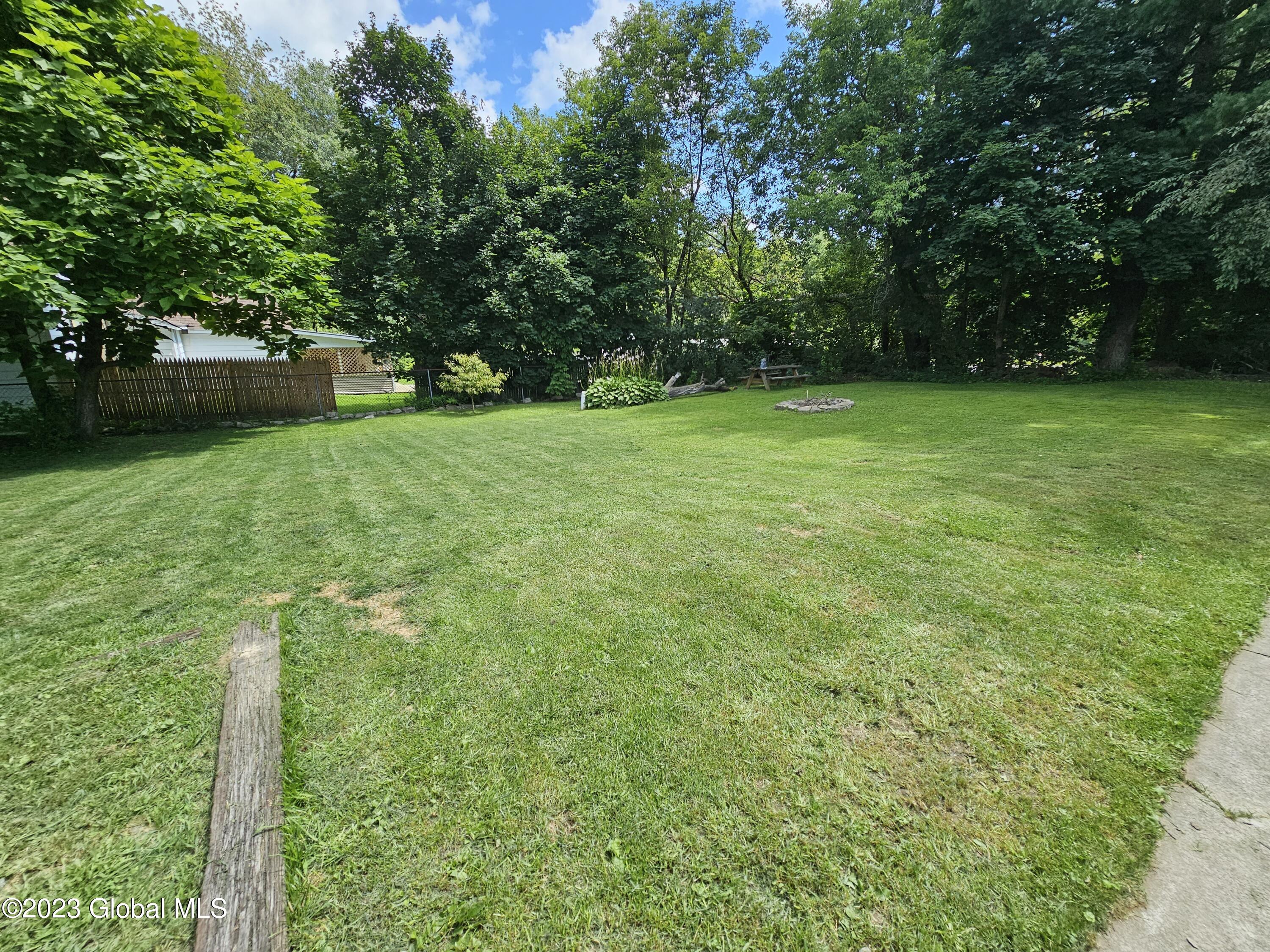 206 2nd Avenue