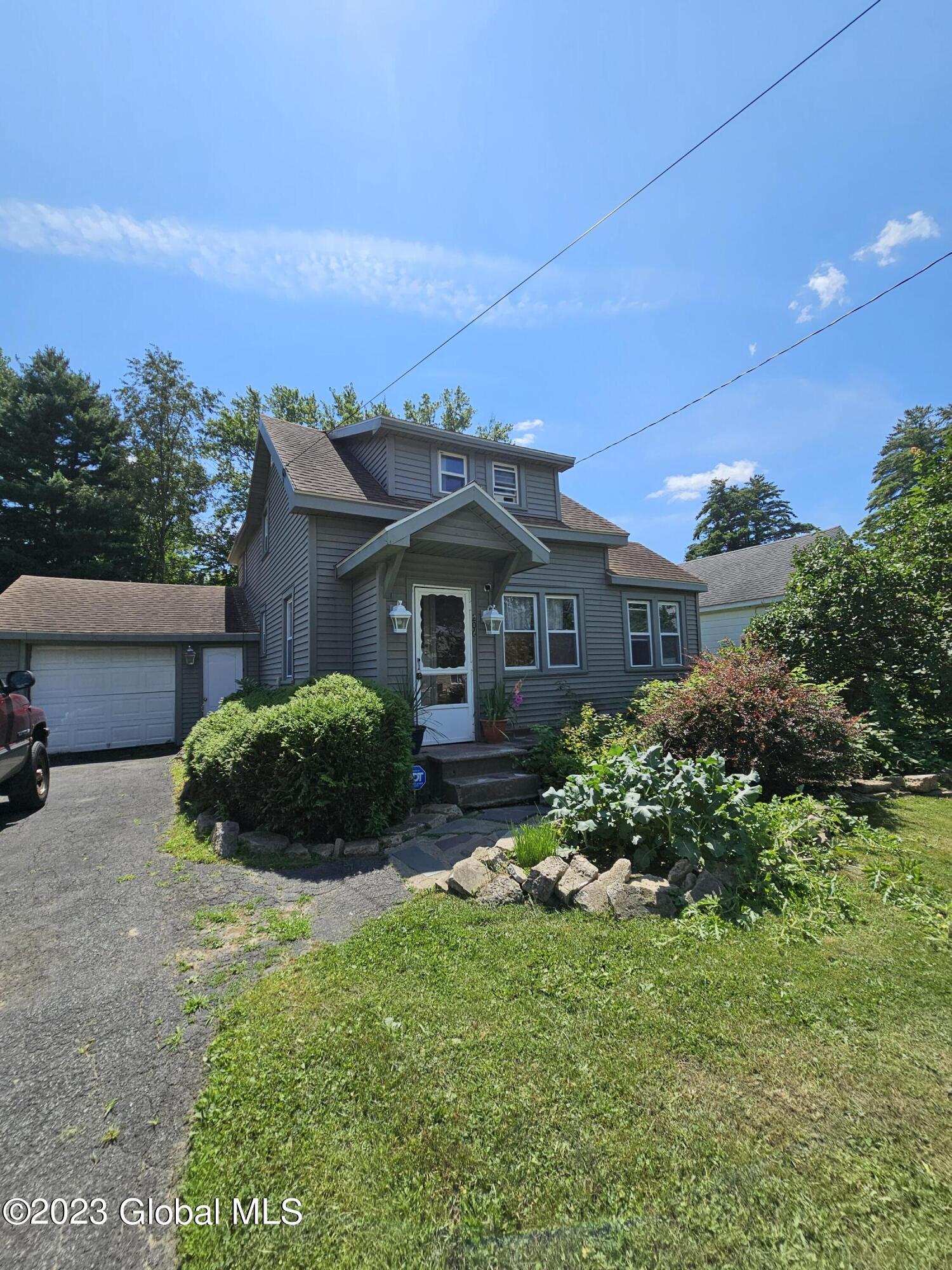 206 2nd Avenue