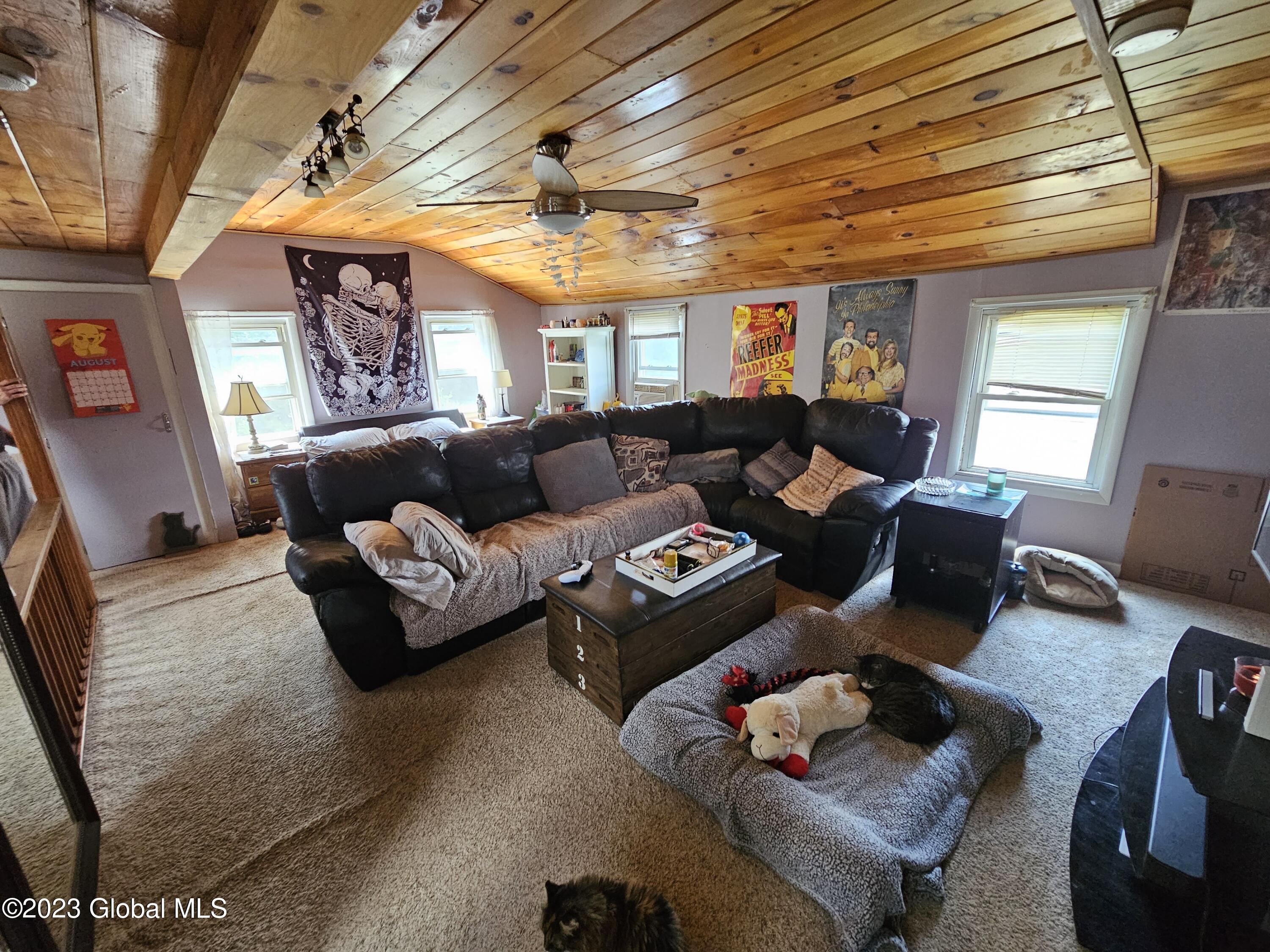 206 2nd Avenue