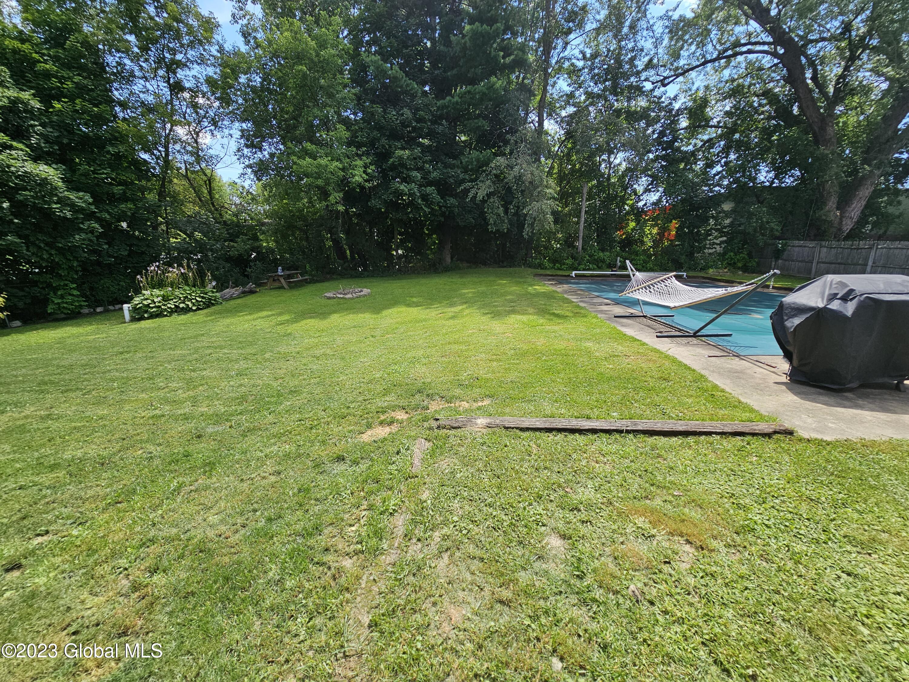 206 2nd Avenue