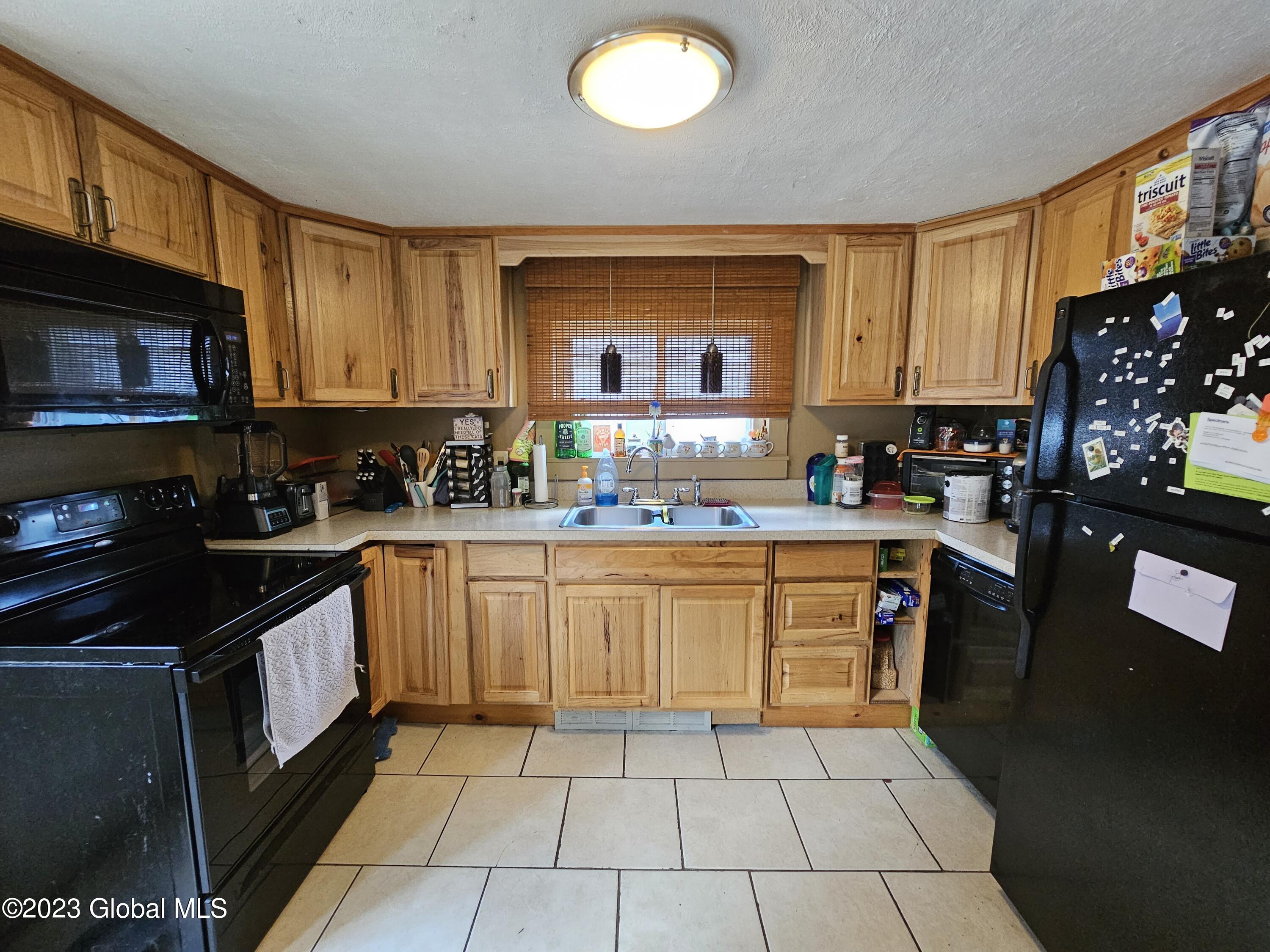 206 2nd Avenue