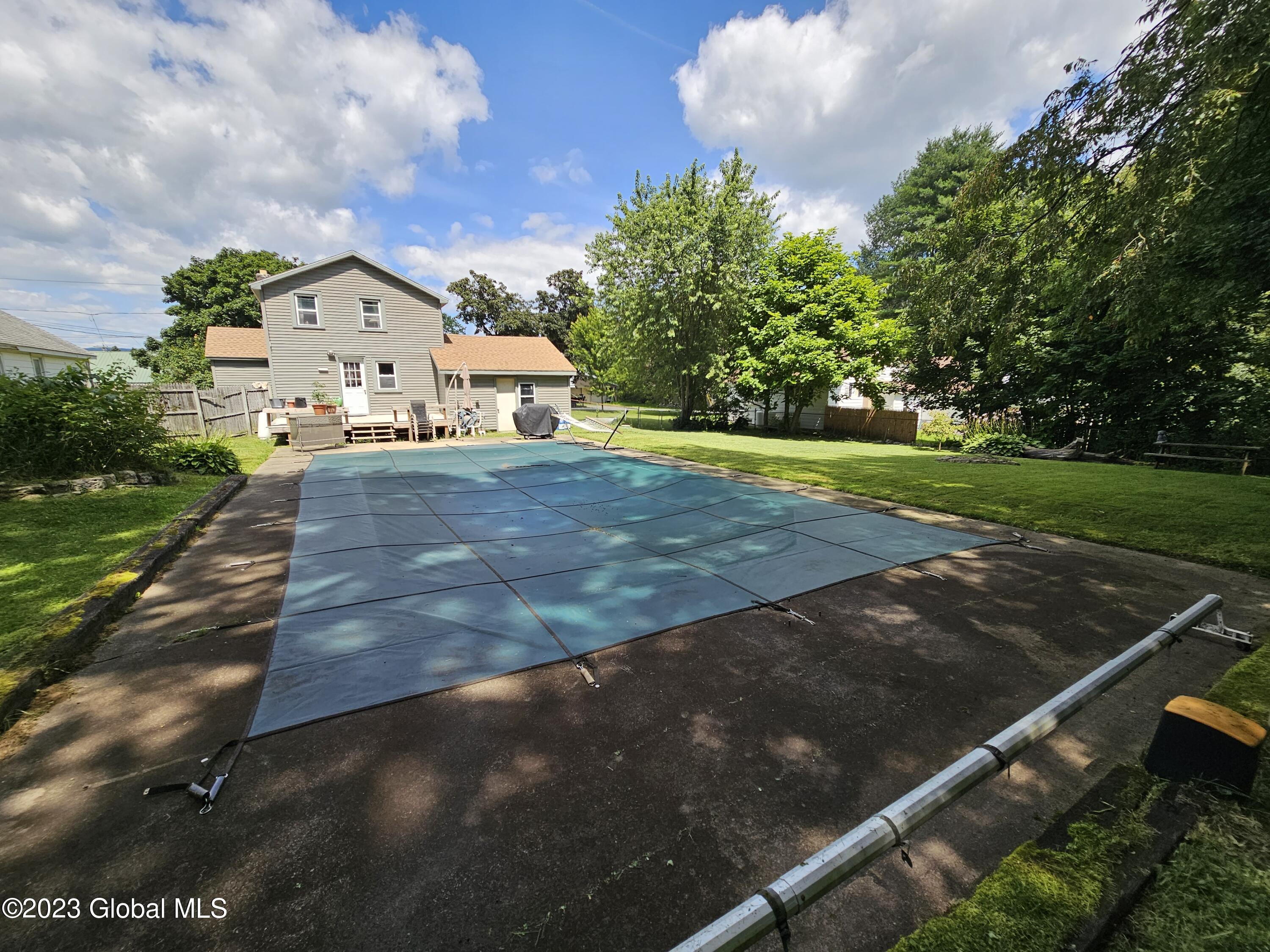206 2nd Avenue