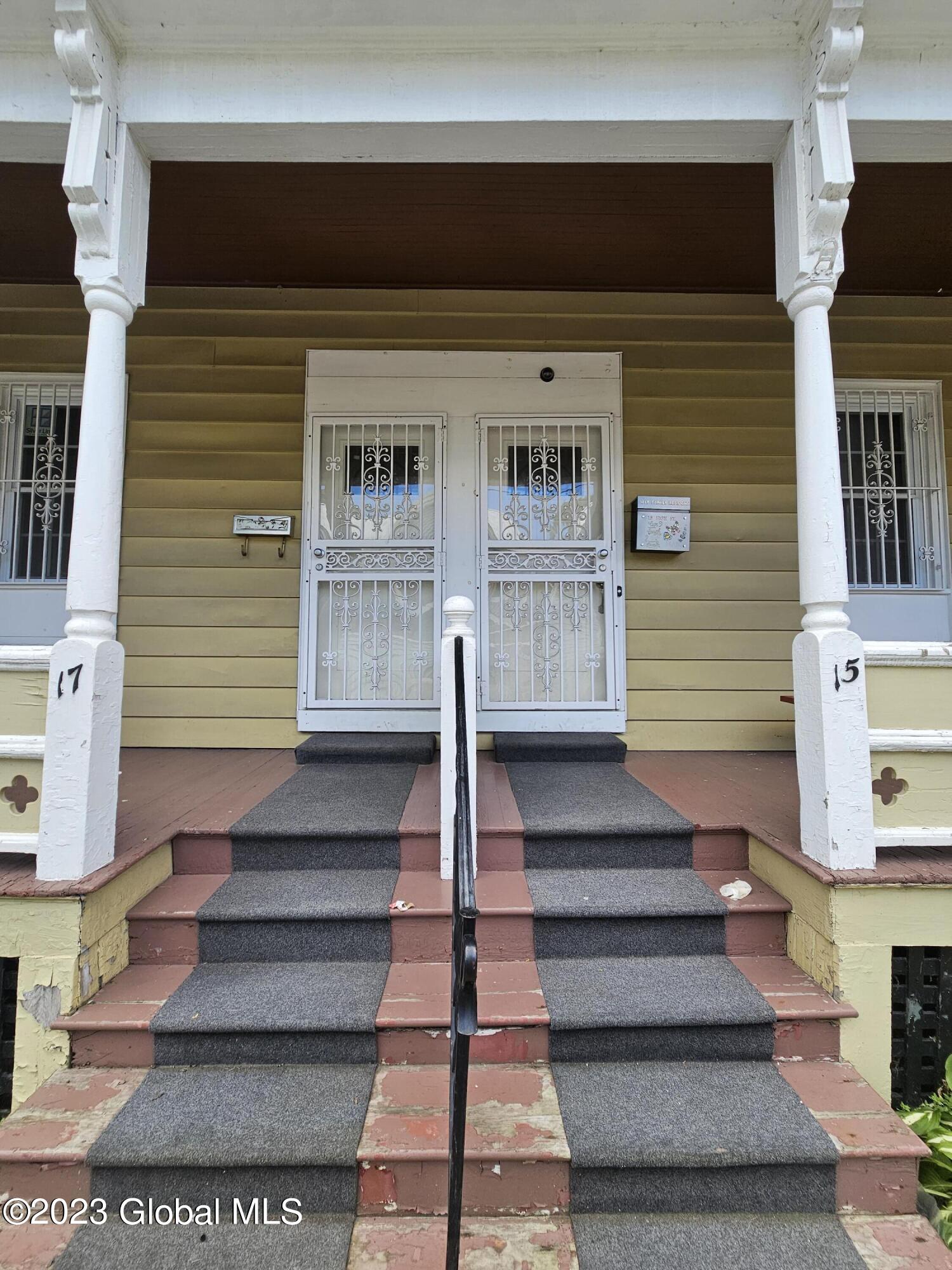 15-17 High Street