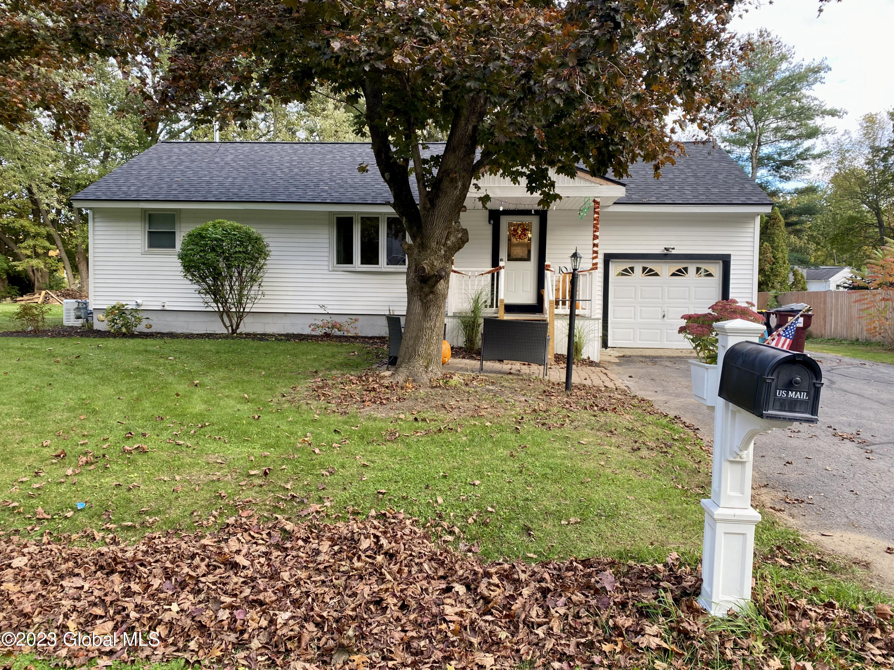 10 Lynn Drive