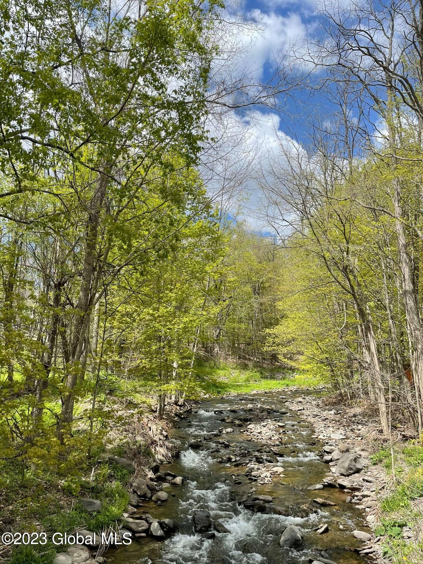 20 Sutton Hollow Road