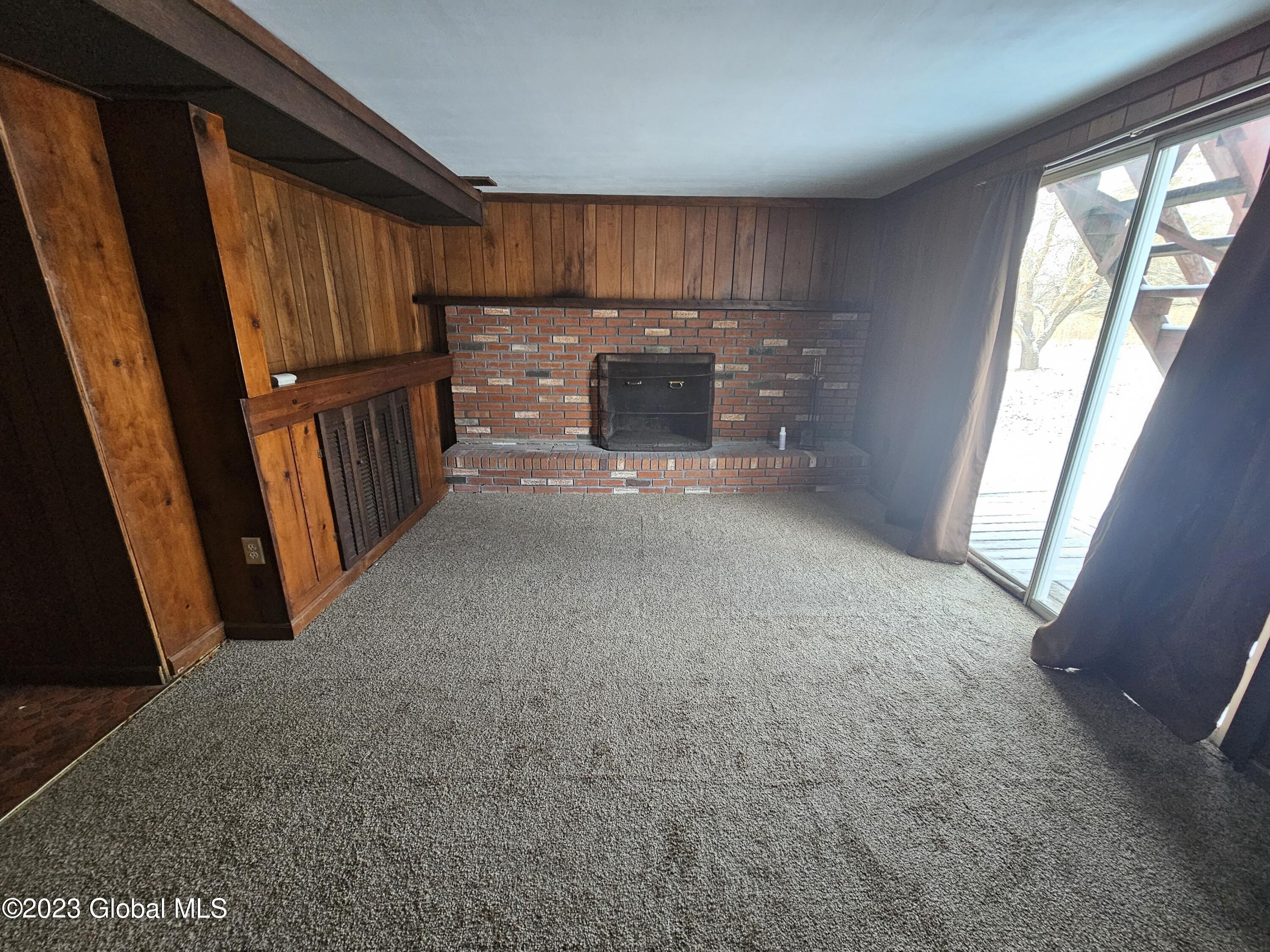 1399 Kania Road