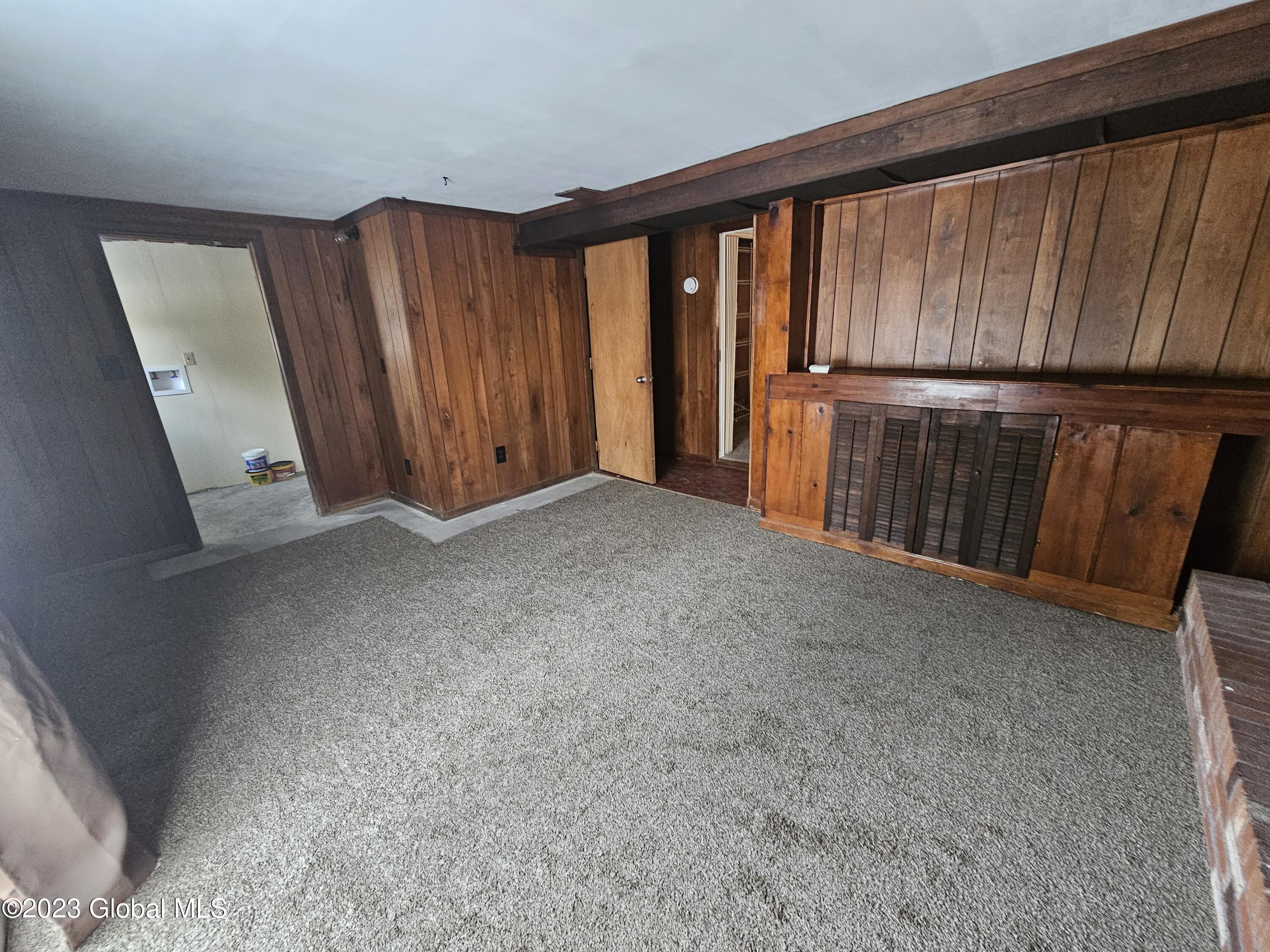 1399 Kania Road