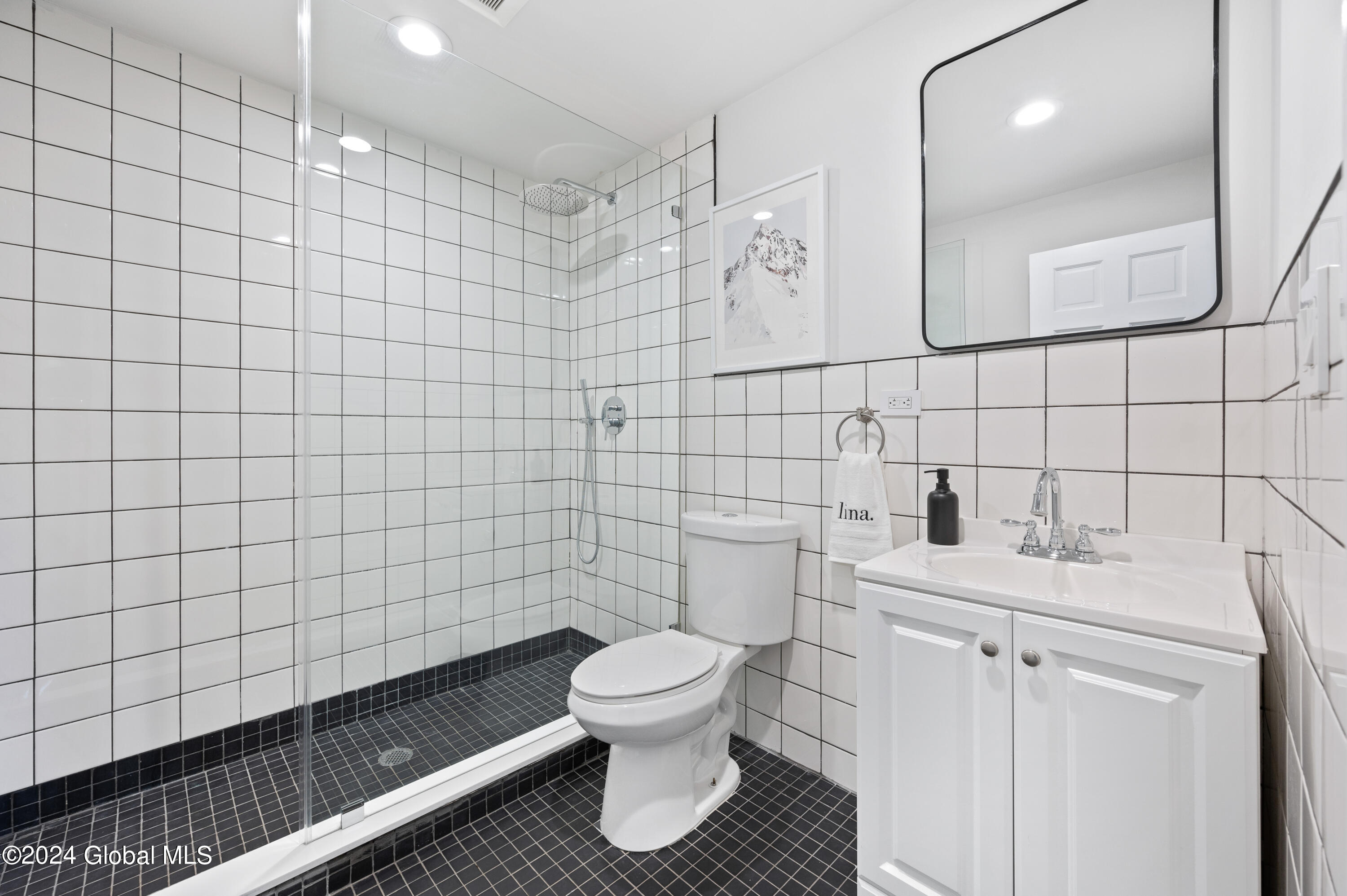 5 Wawayanda Place