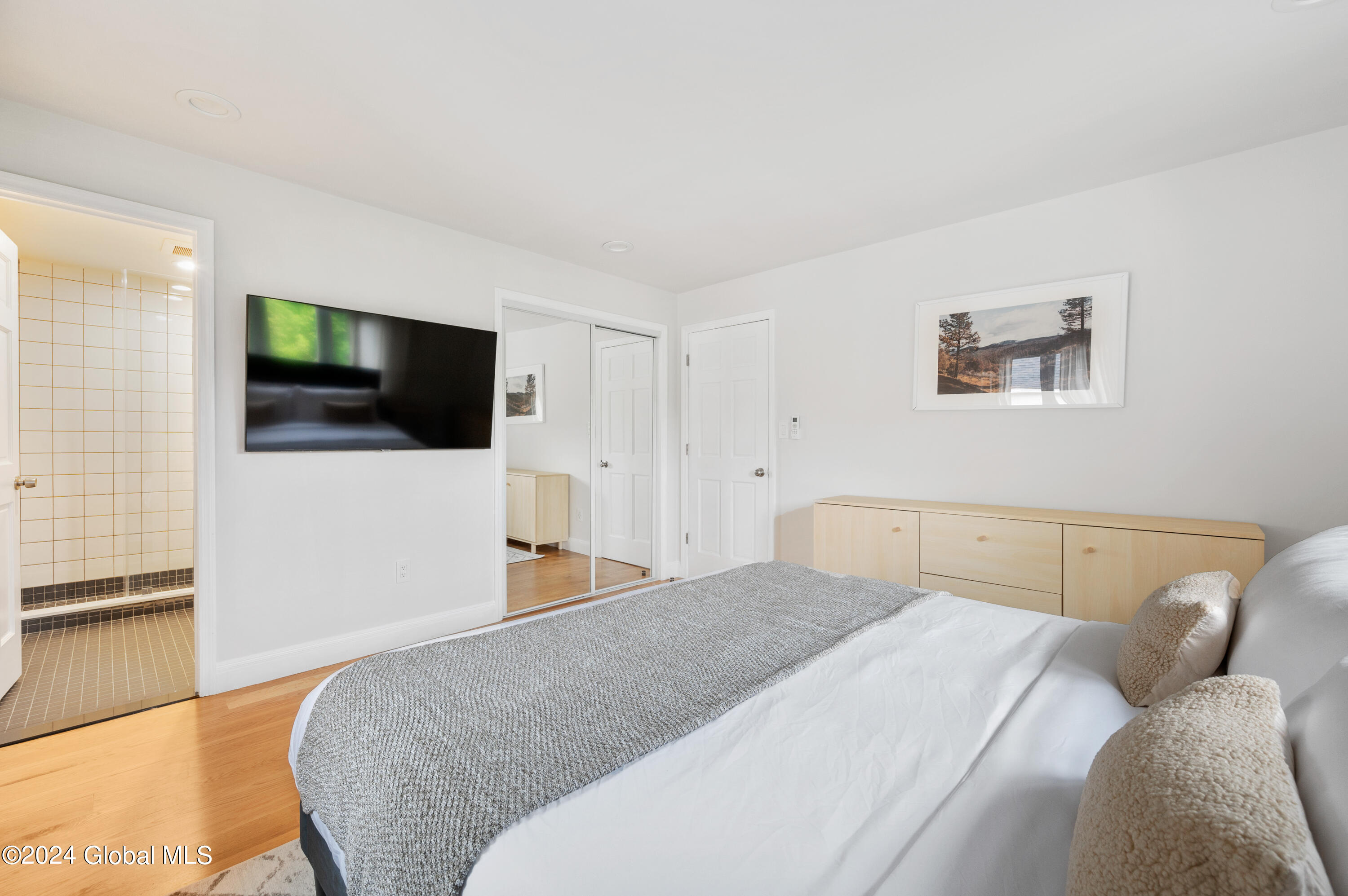 5 Wawayanda Place
