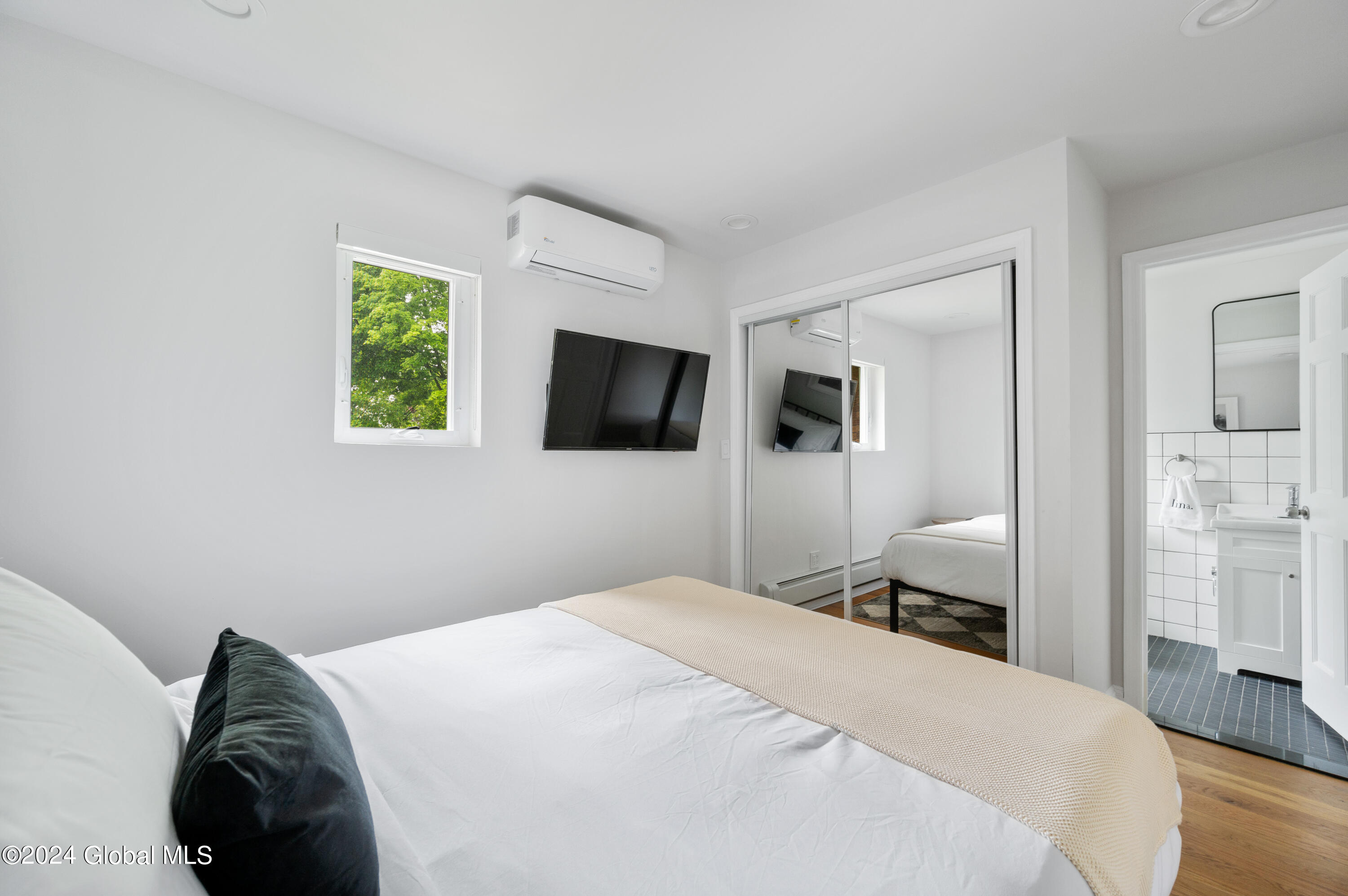 5 Wawayanda Place