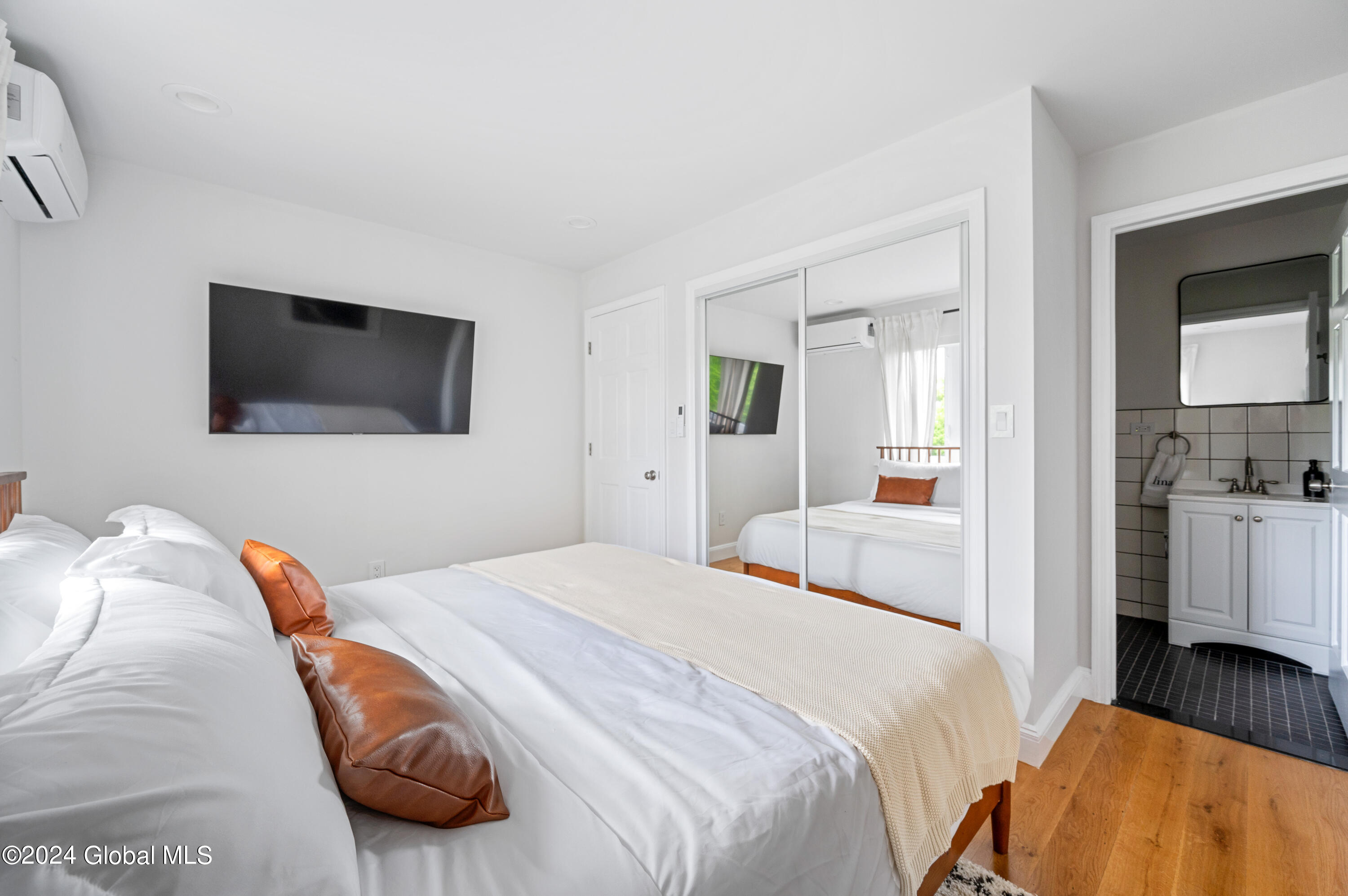 5 Wawayanda Place