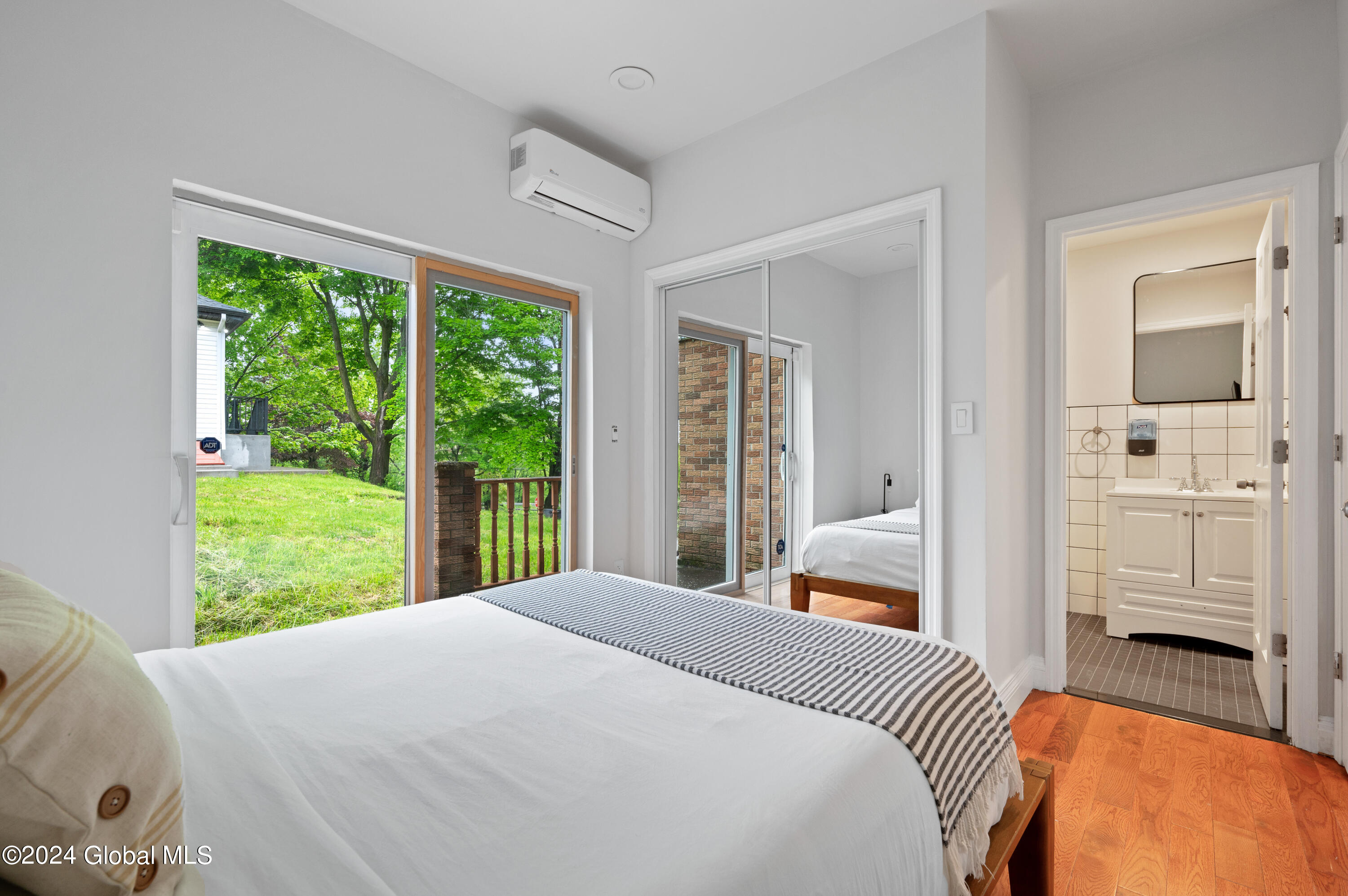 5 Wawayanda Place