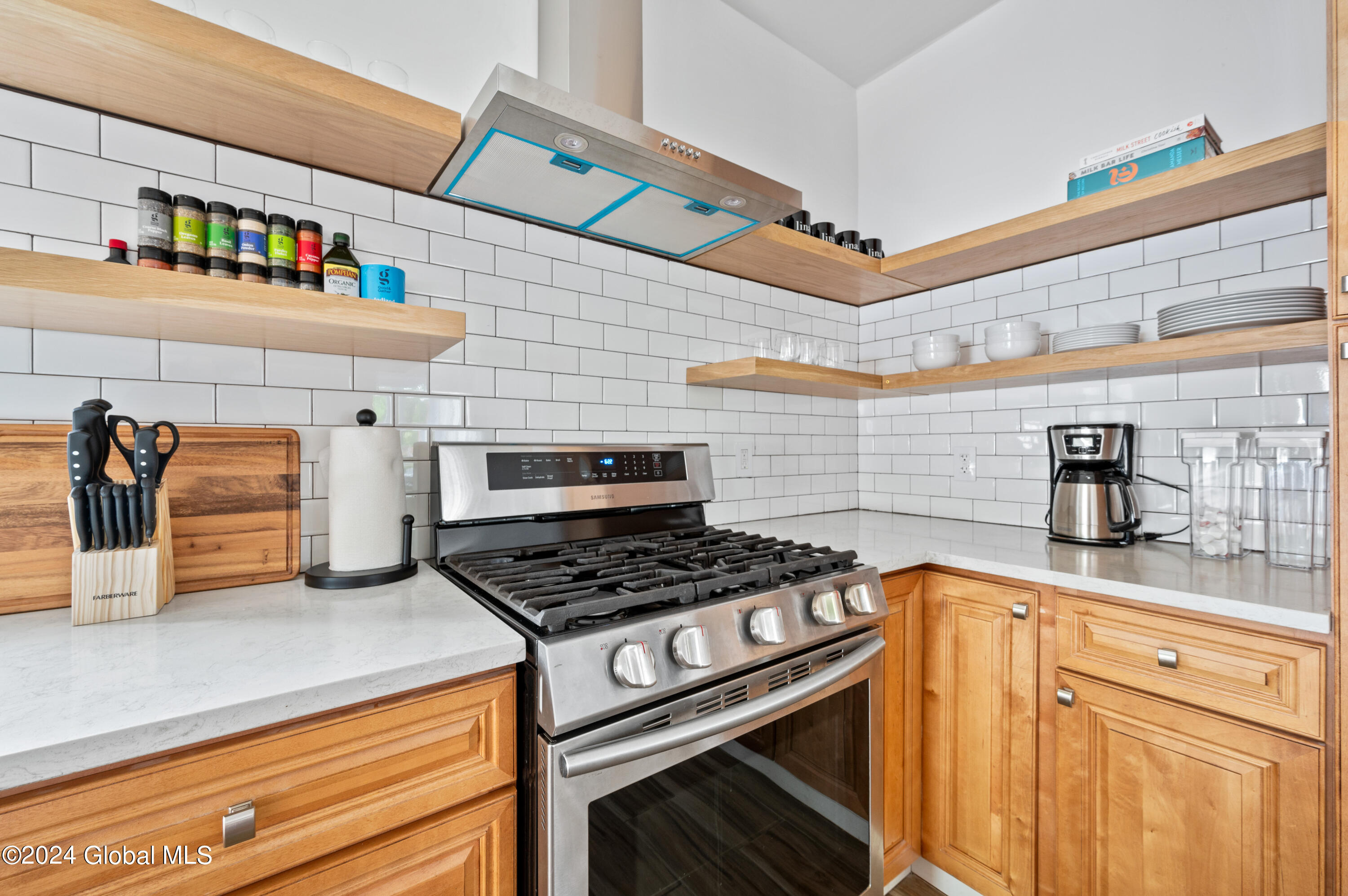 5 Wawayanda Place
