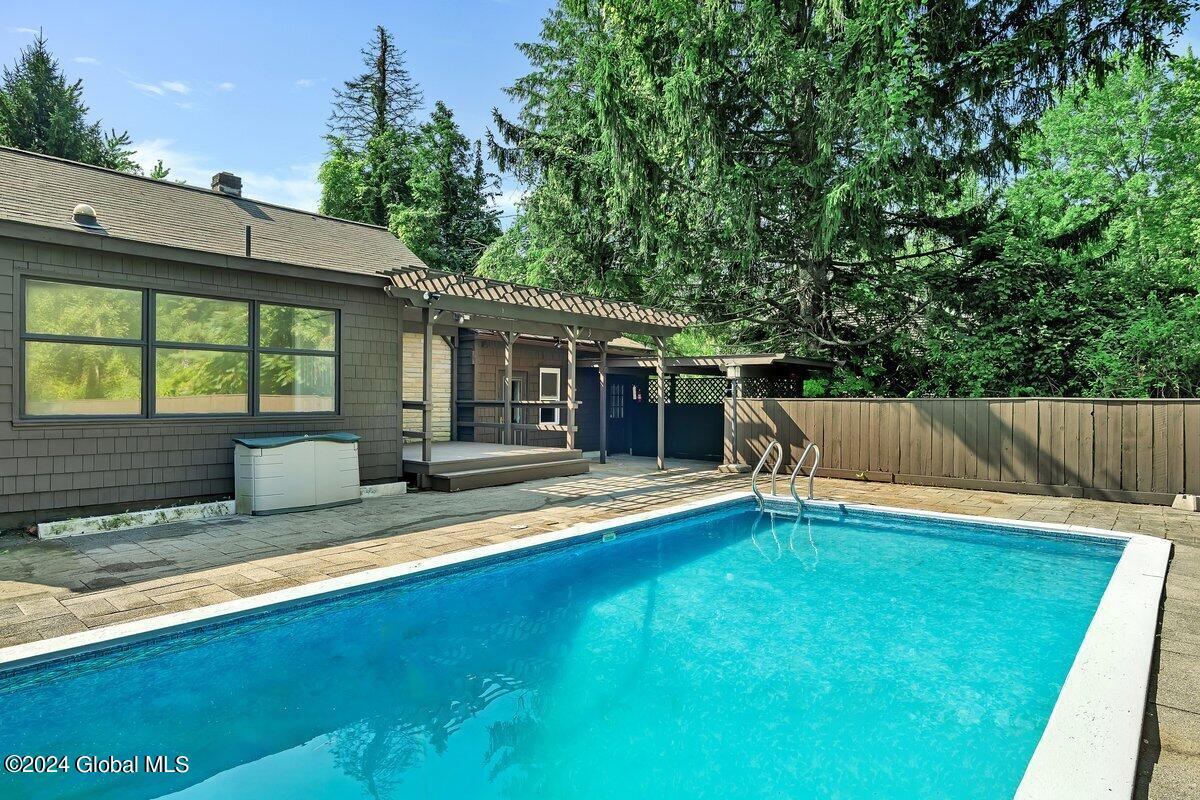 359 Ferris Road