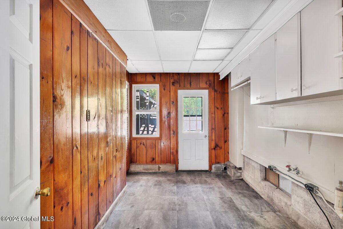 359 Ferris Road