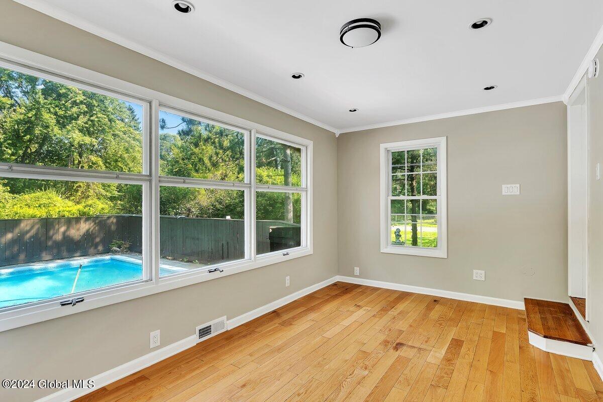 359 Ferris Road