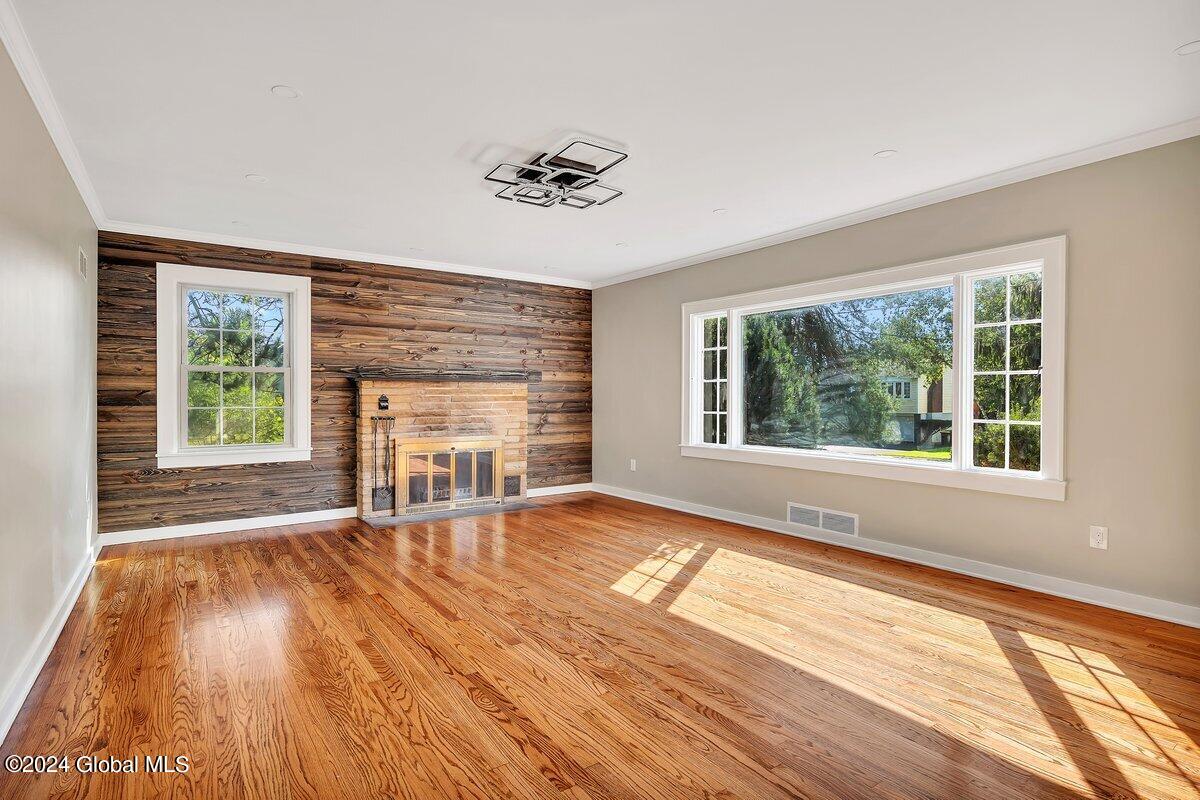 359 Ferris Road