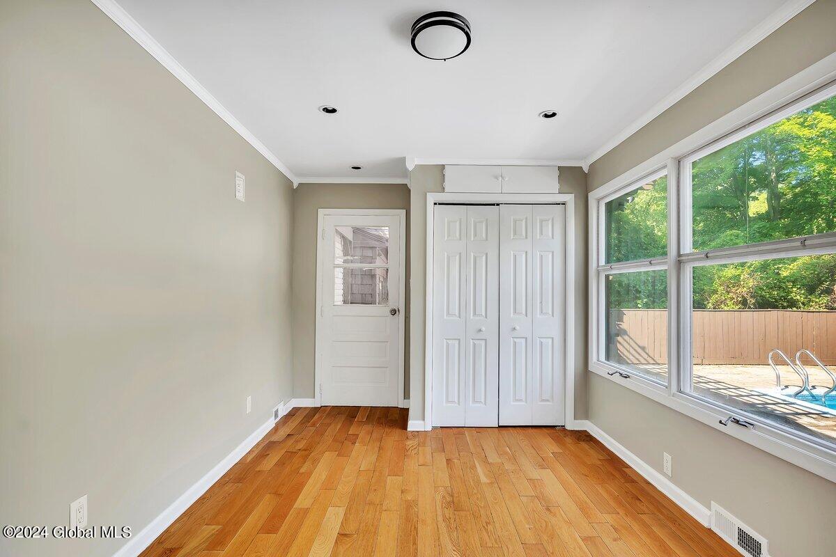 359 Ferris Road