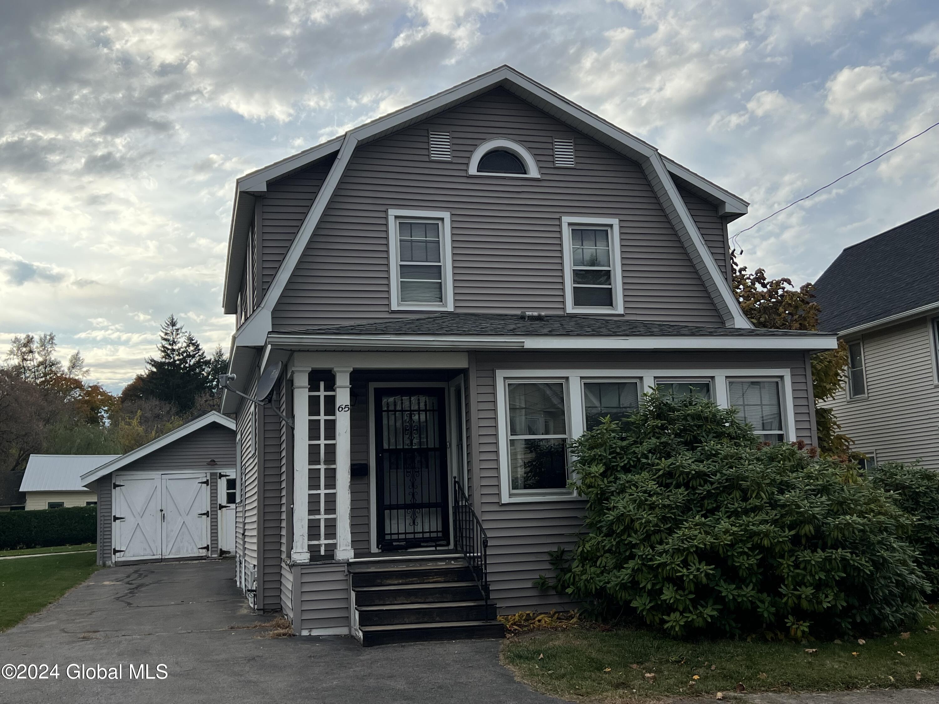 65 Helwig Street