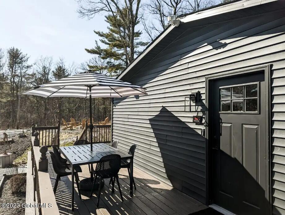 690 Green Lake Road
