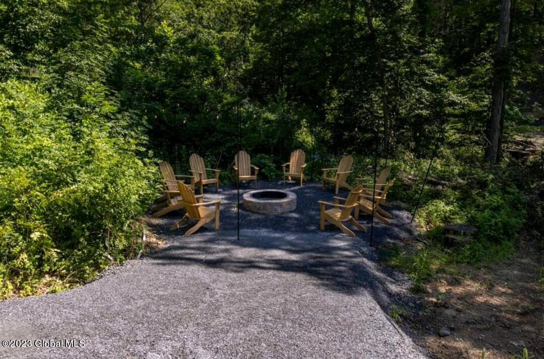 686 Green Lake Road