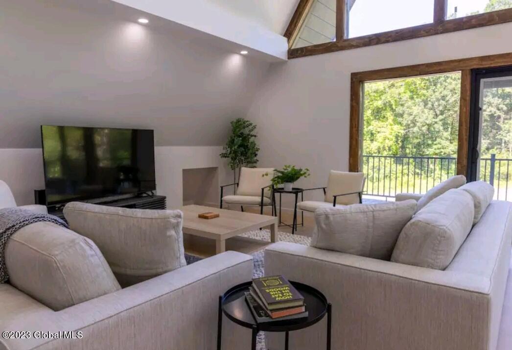 686 Green Lake Road