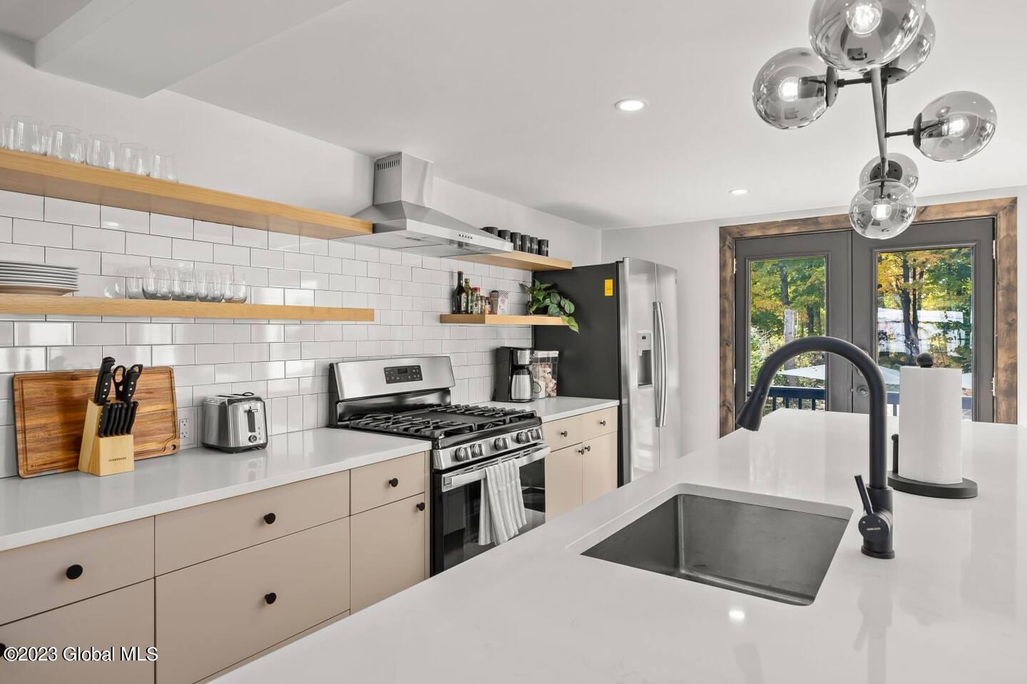 7913 Main Street