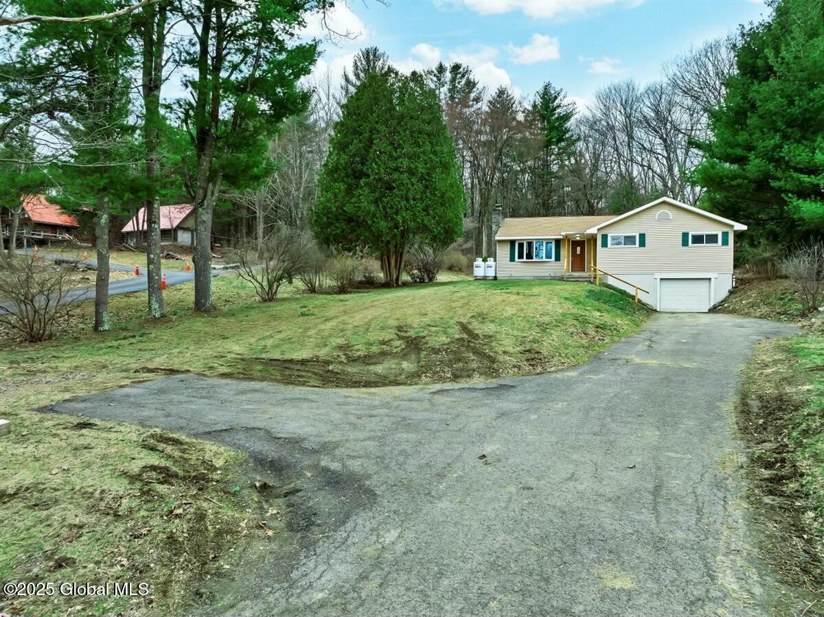837 Sacandaga Road