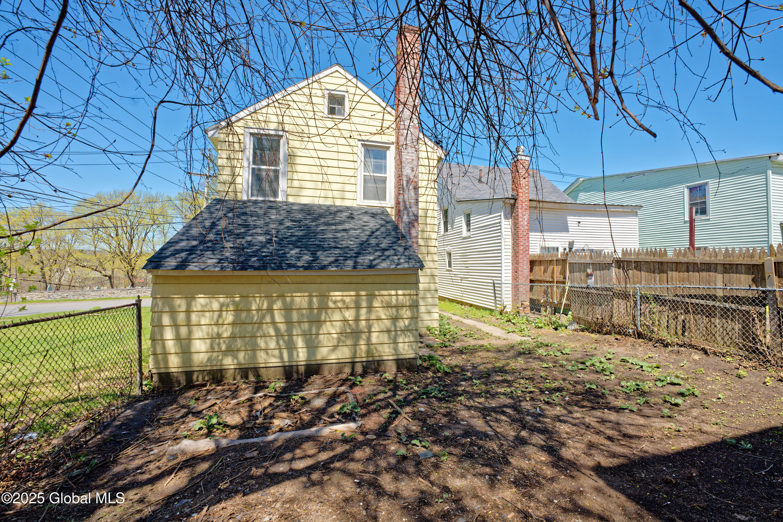 106 W Green Street