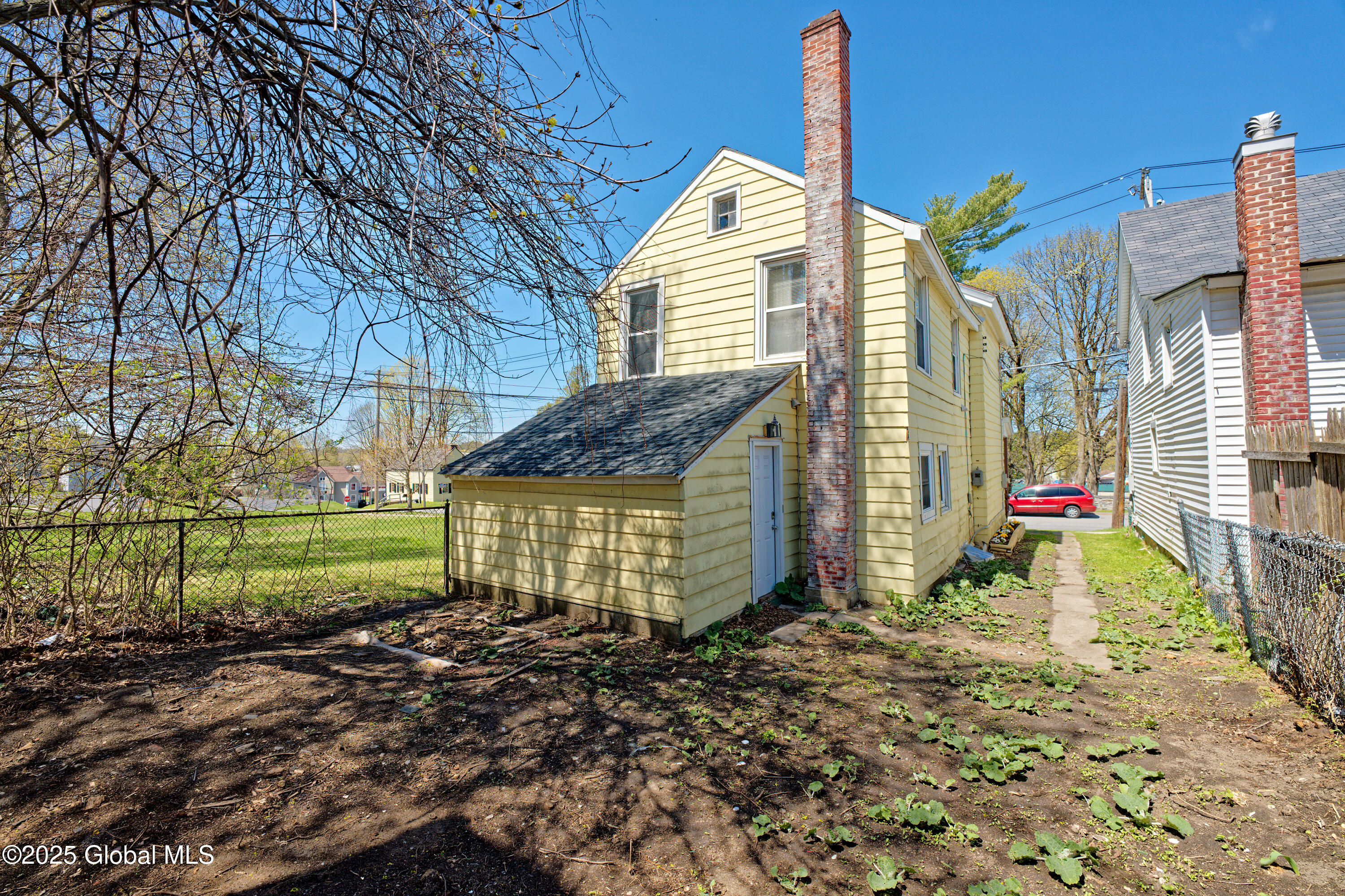 106 W Green Street