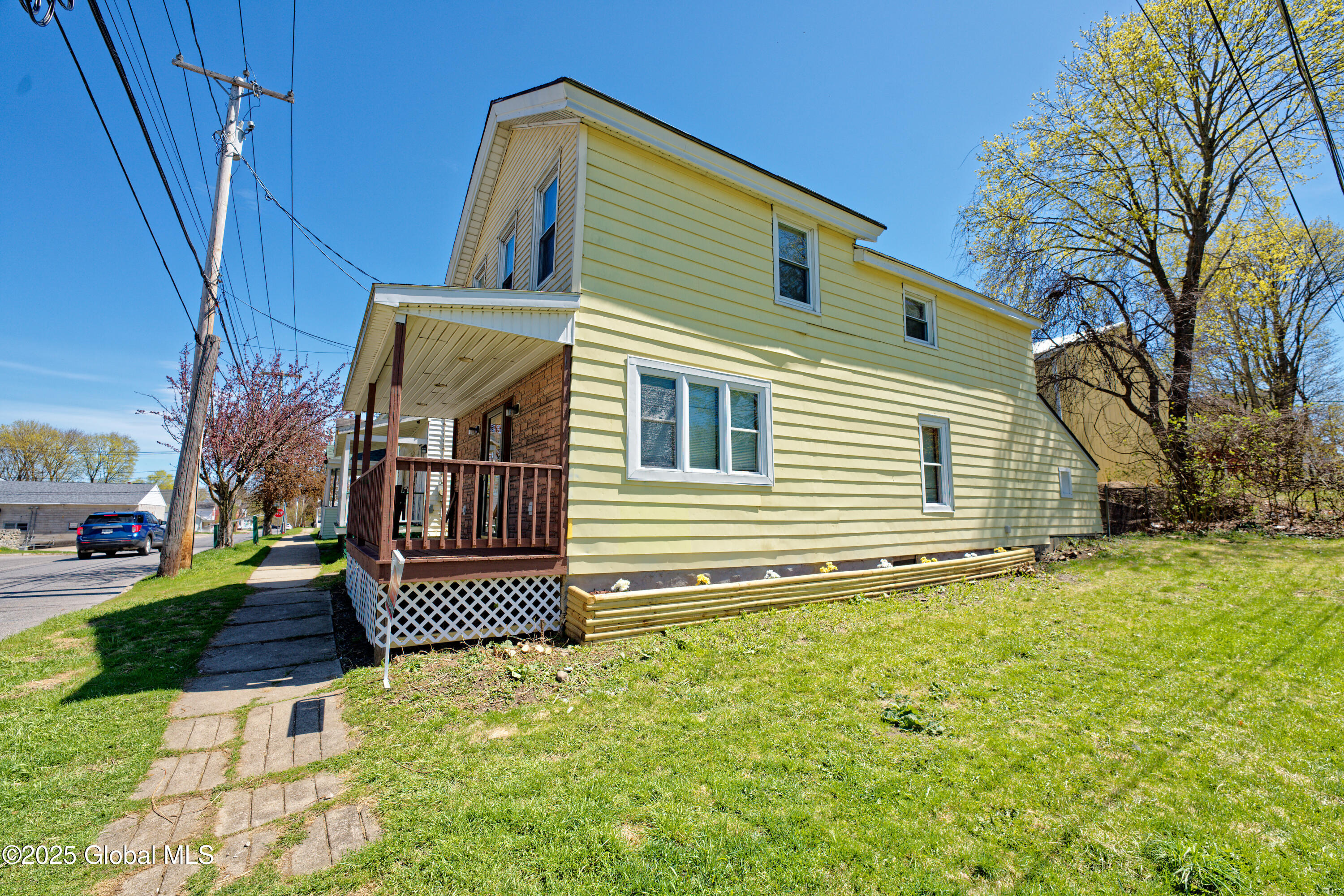 106 W Green Street