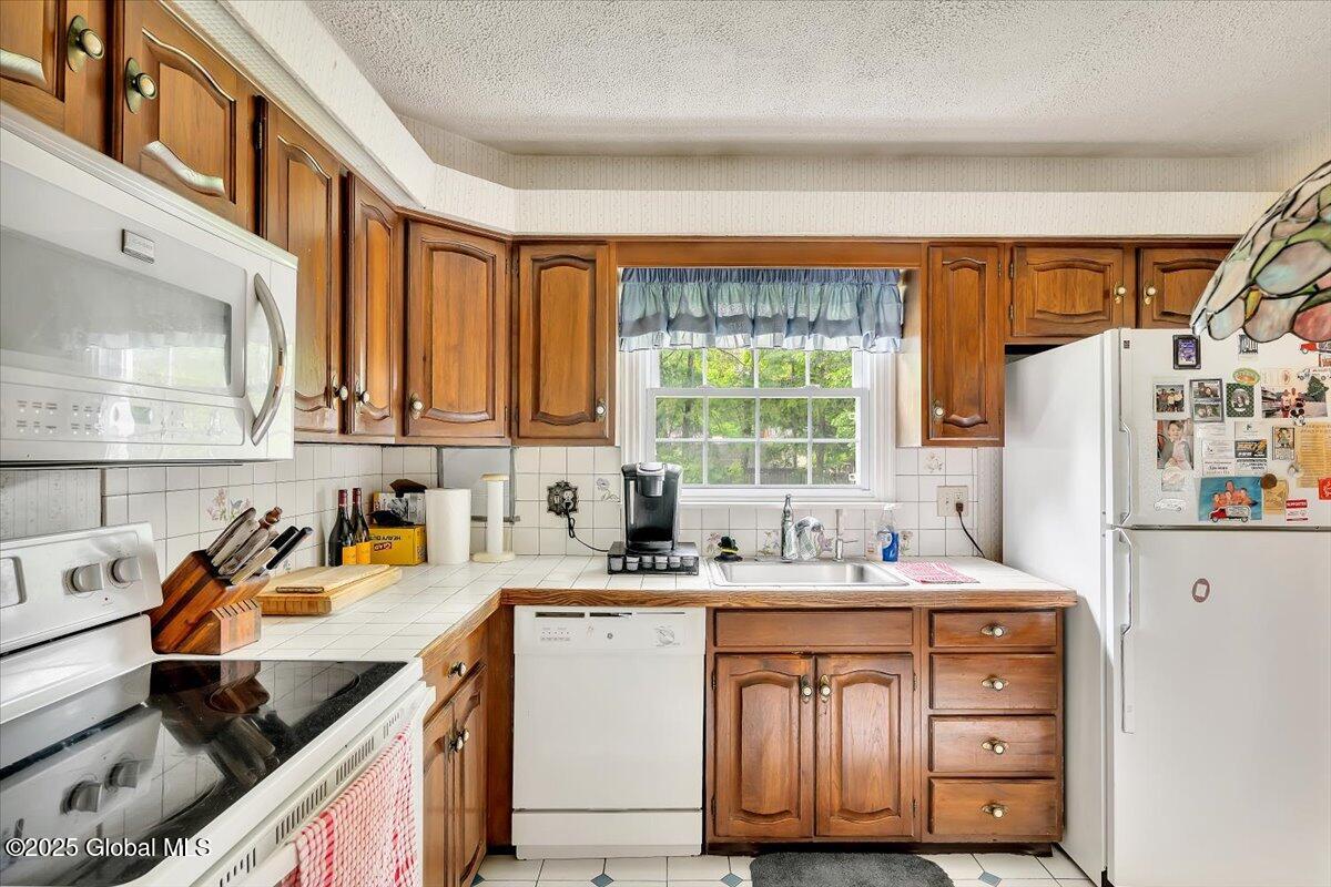 27 Cedar Lane