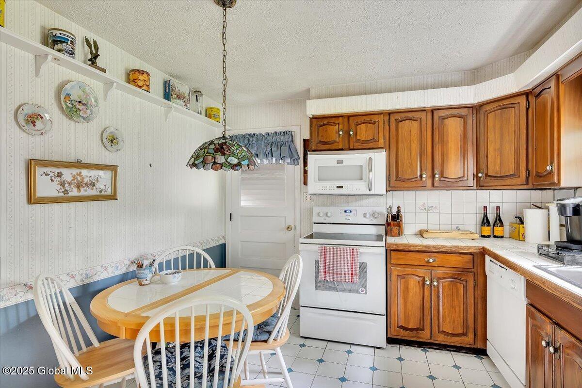 27 Cedar Lane