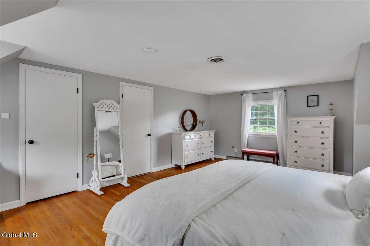 8 Cedar Lane